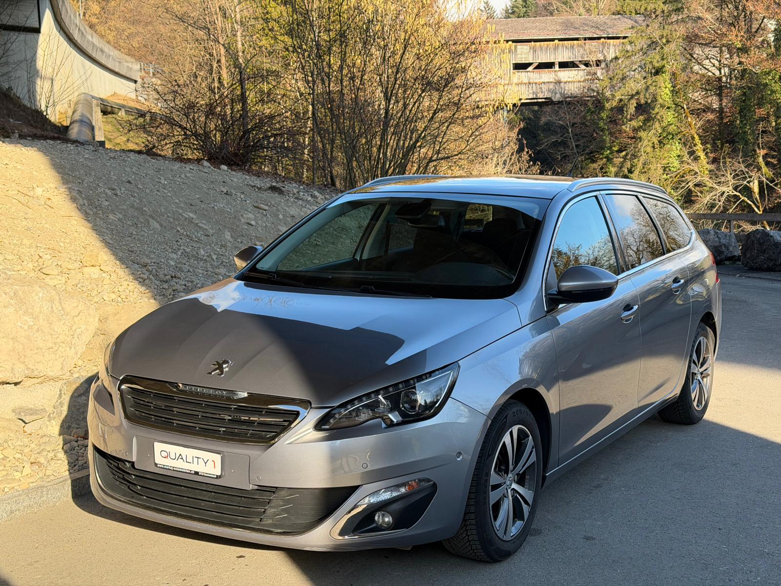 PEUGEOT 308 SW 1.2 THP Style Automatic