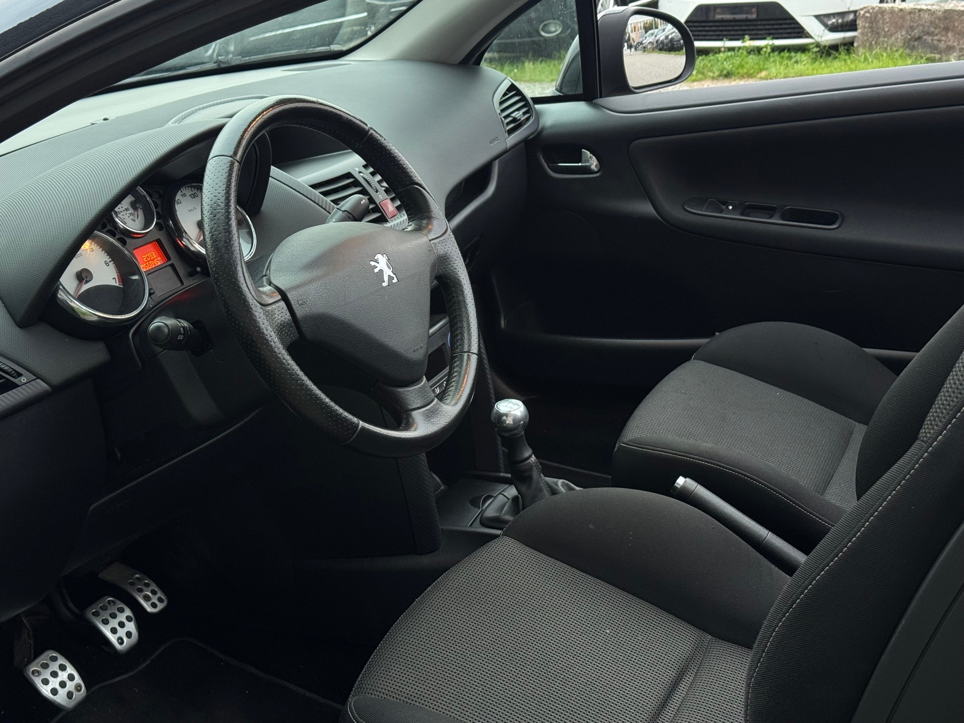 PEUGEOT 207 CC 1.6 16V Sport - 8