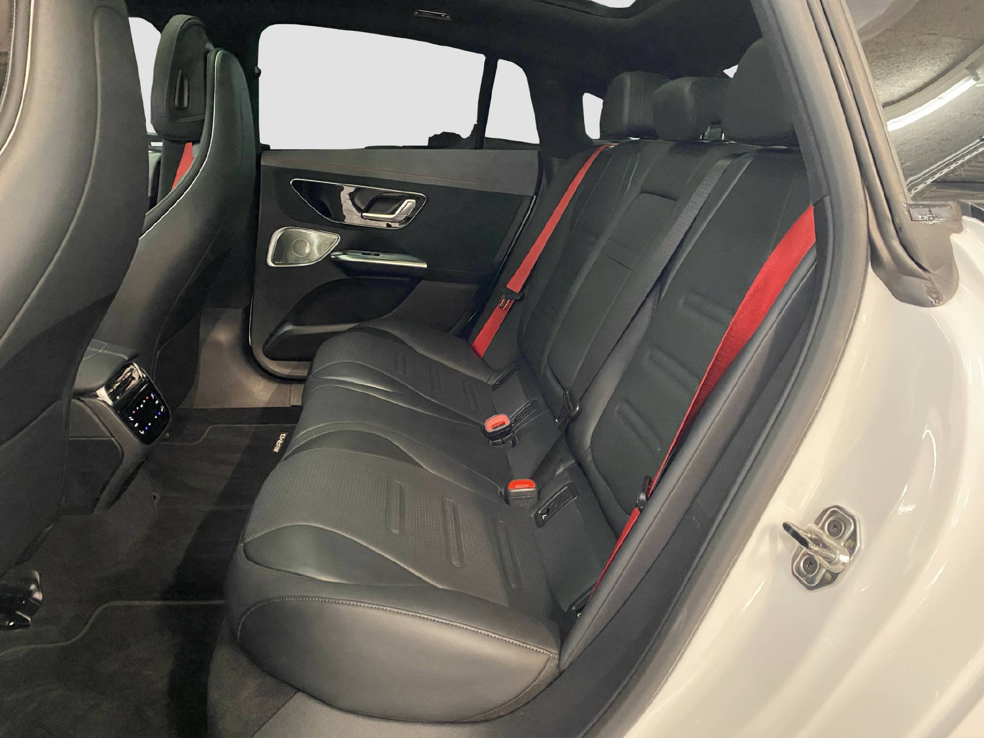 MERCEDES-BENZ EQE 43 AMG 4MATIC - 15