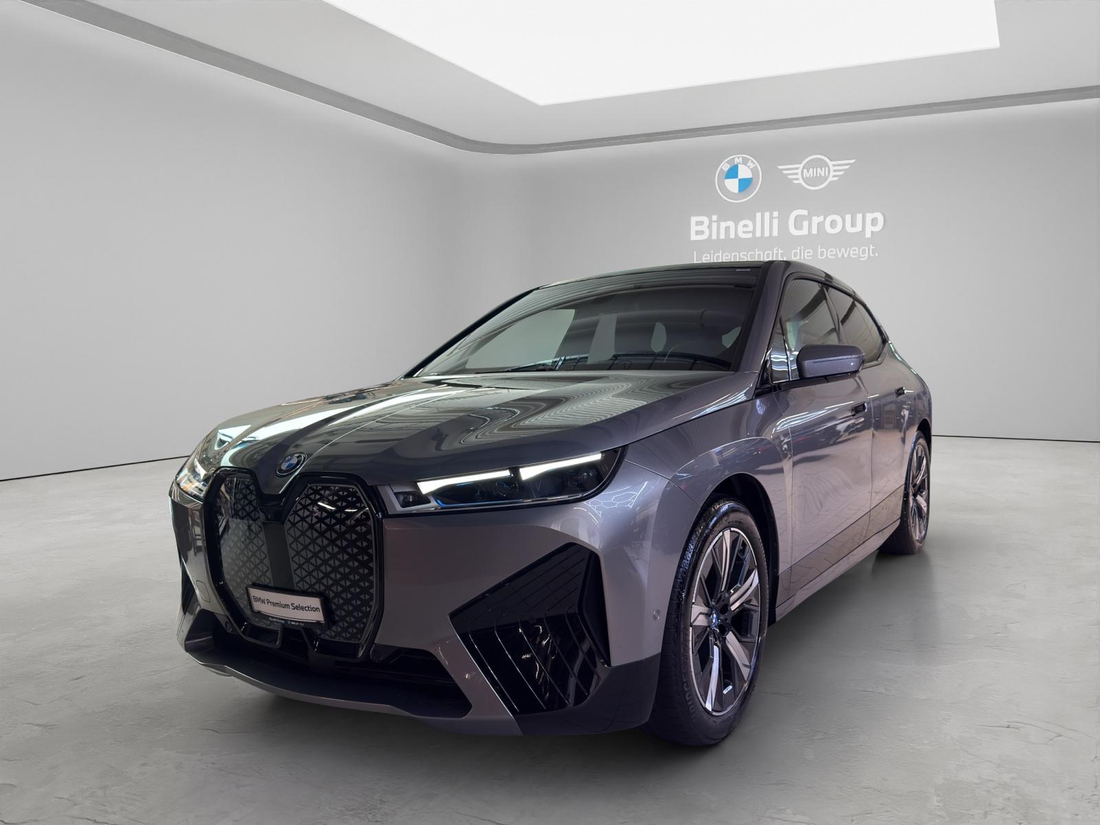 iX xDrive50 SportPaket