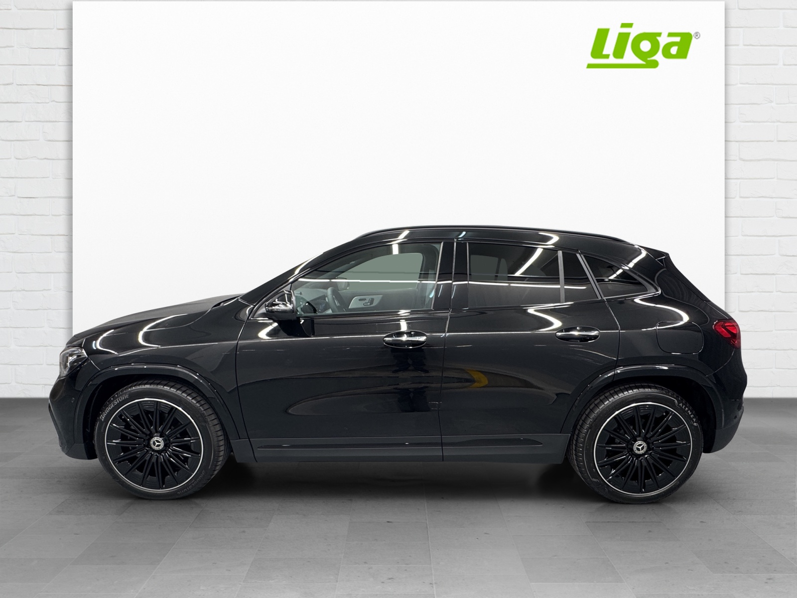 MERCEDES-BENZ GLA 200 AMG Line Night Star - 3
