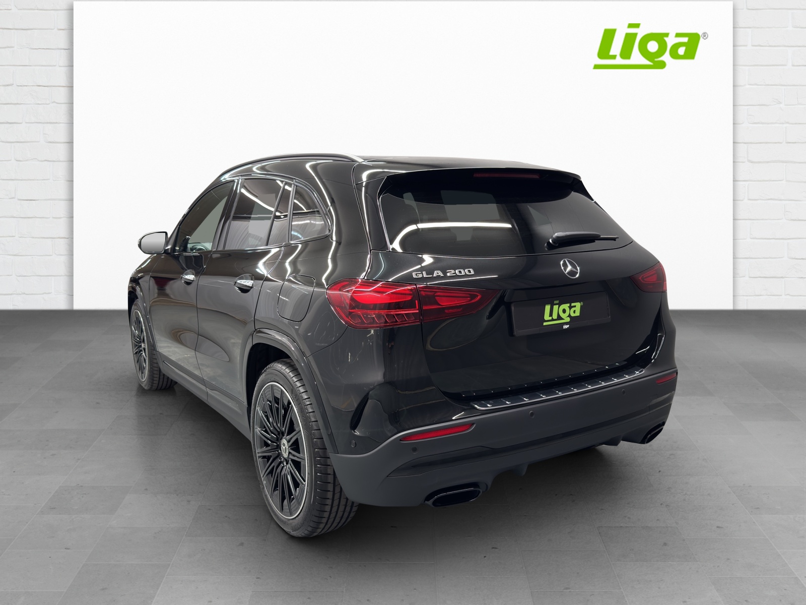 MERCEDES-BENZ GLA 200 AMG Line Night Star - 4