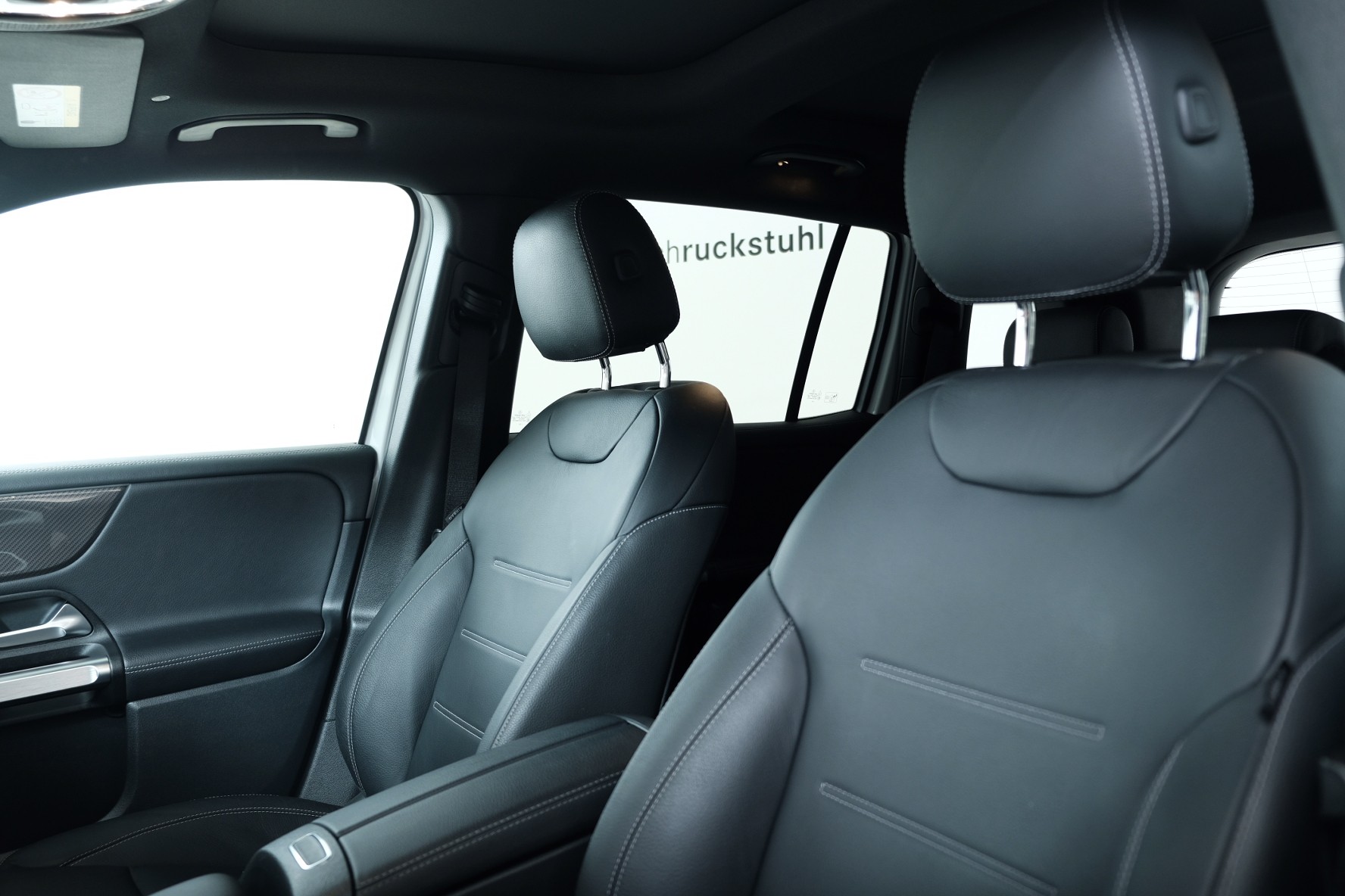 MERCEDES-BENZ GLB 250 4Matic AMG Line 8G-Tronic - 11