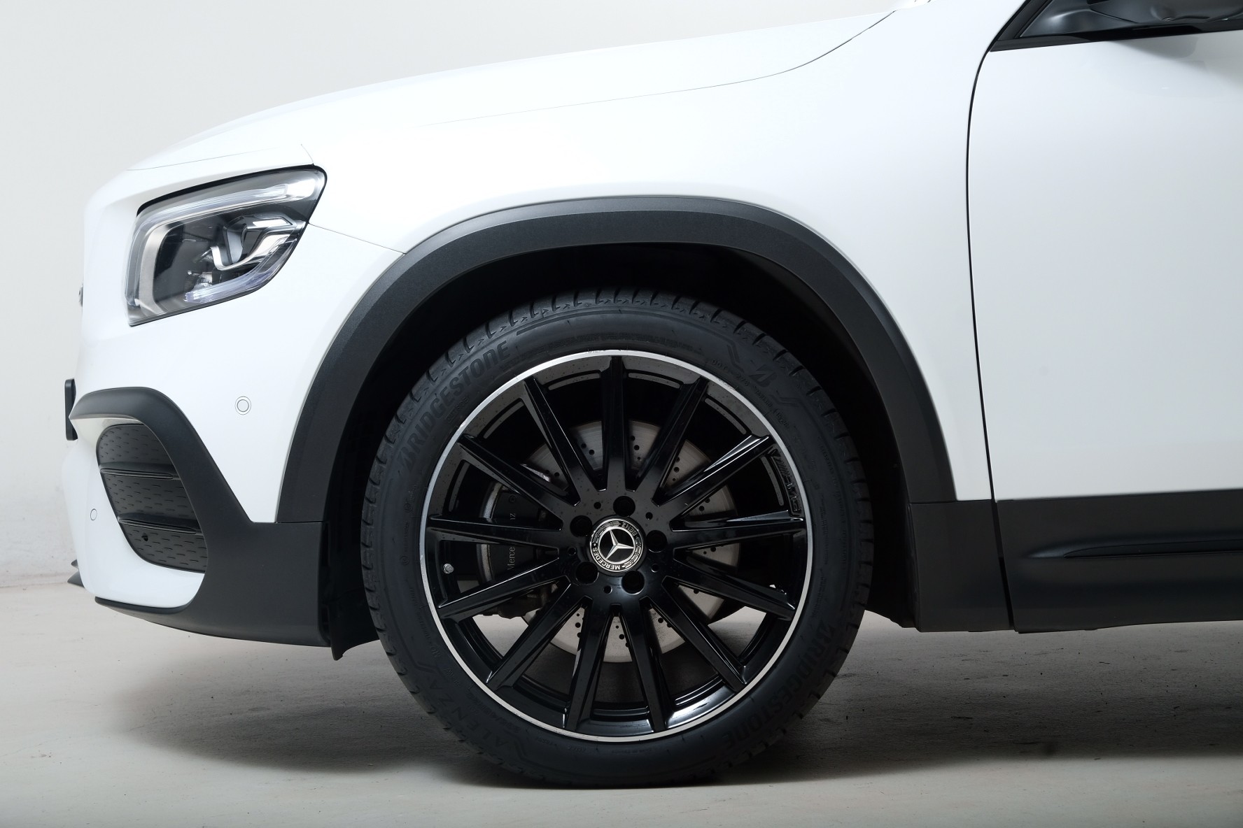 MERCEDES-BENZ GLB 250 4Matic AMG Line 8G-Tronic - 3