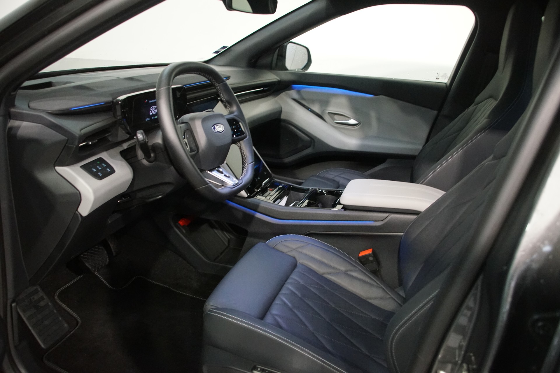 FORD Capri Elektro 79kWh Dual Extended Range AWD - 12