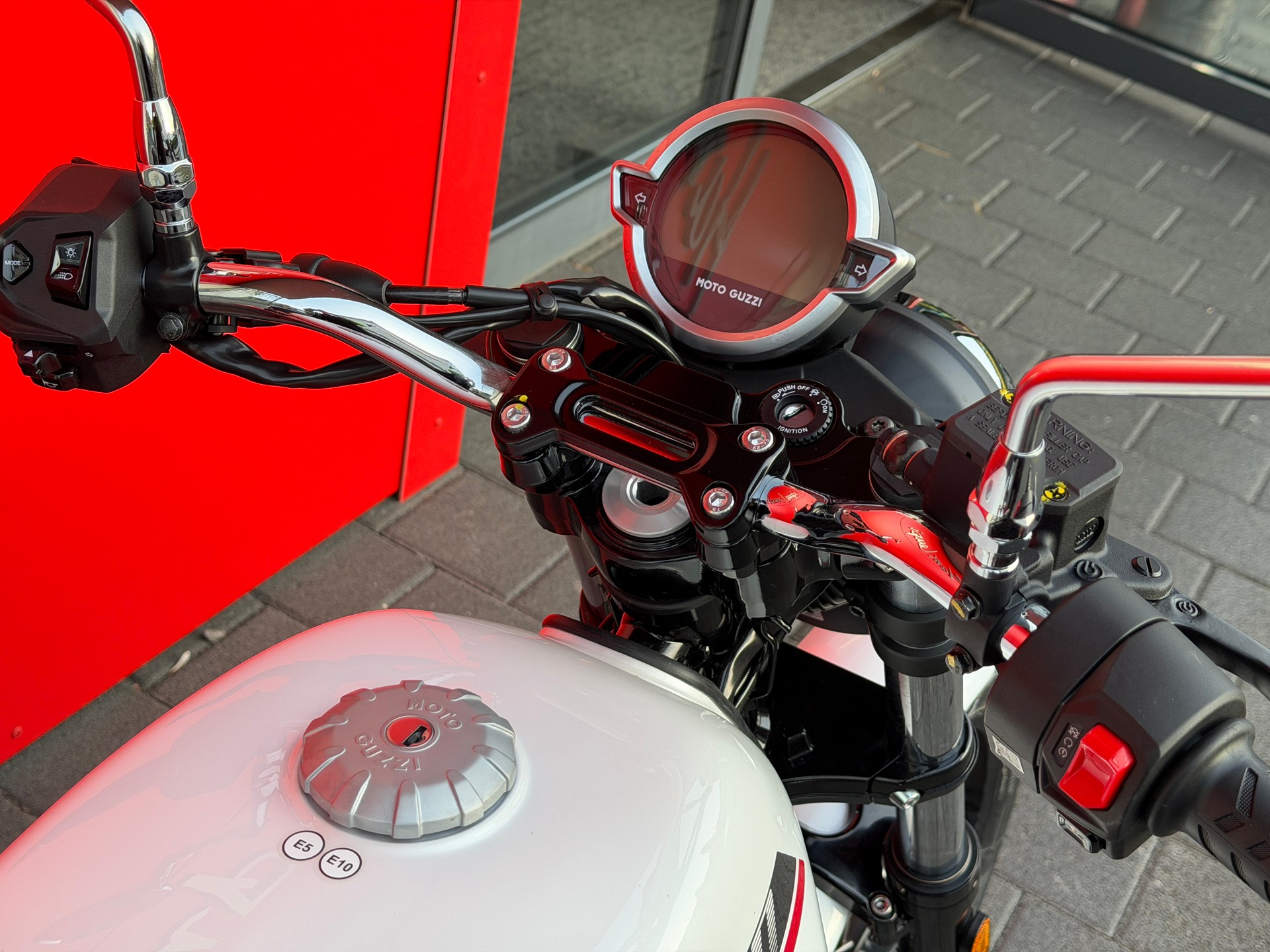 MOTO GUZZI V7 IV 850 Special E5+ - 8