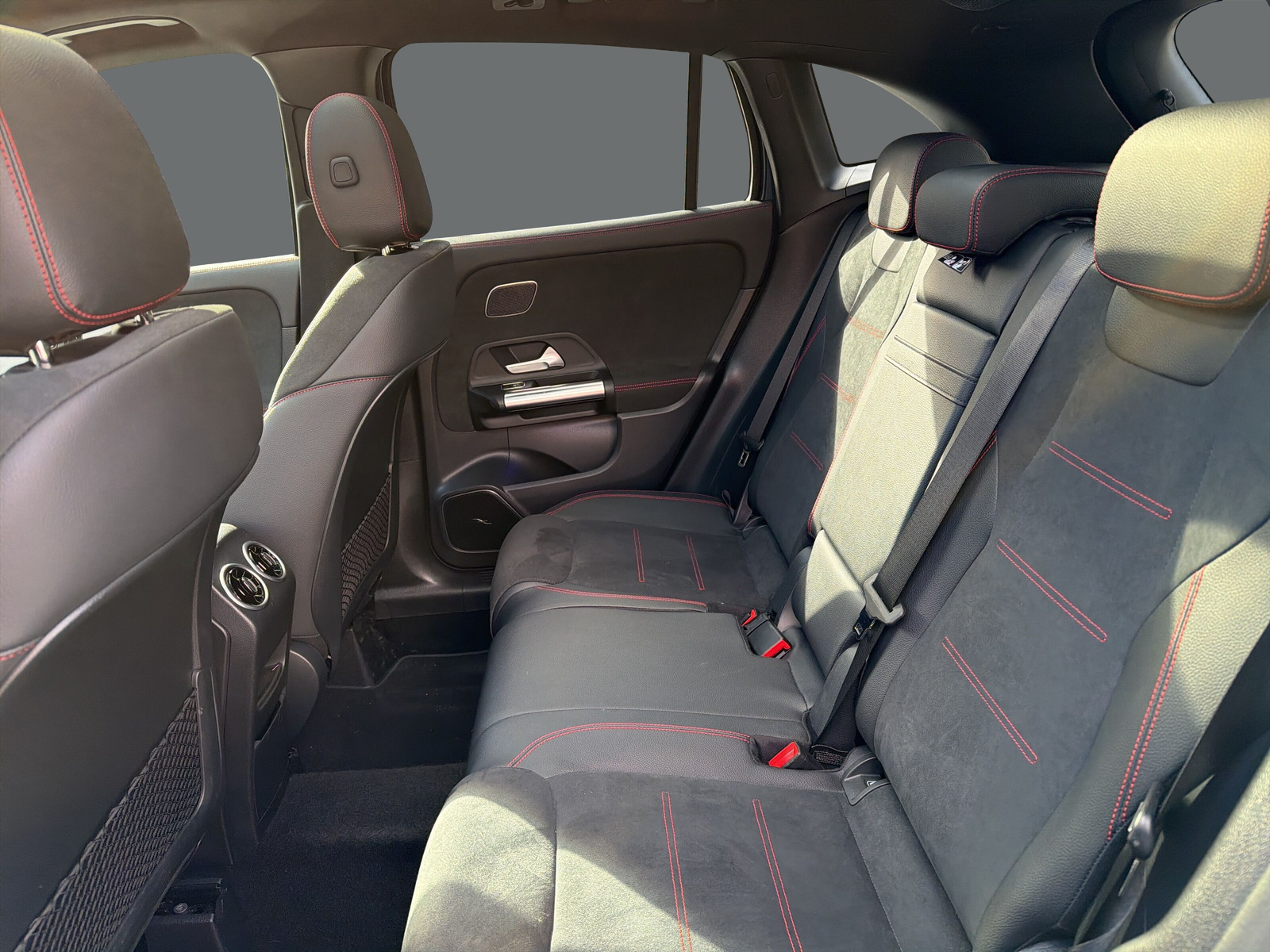 MERCEDES-BENZ GLA 35 AMG 4Matic - 14