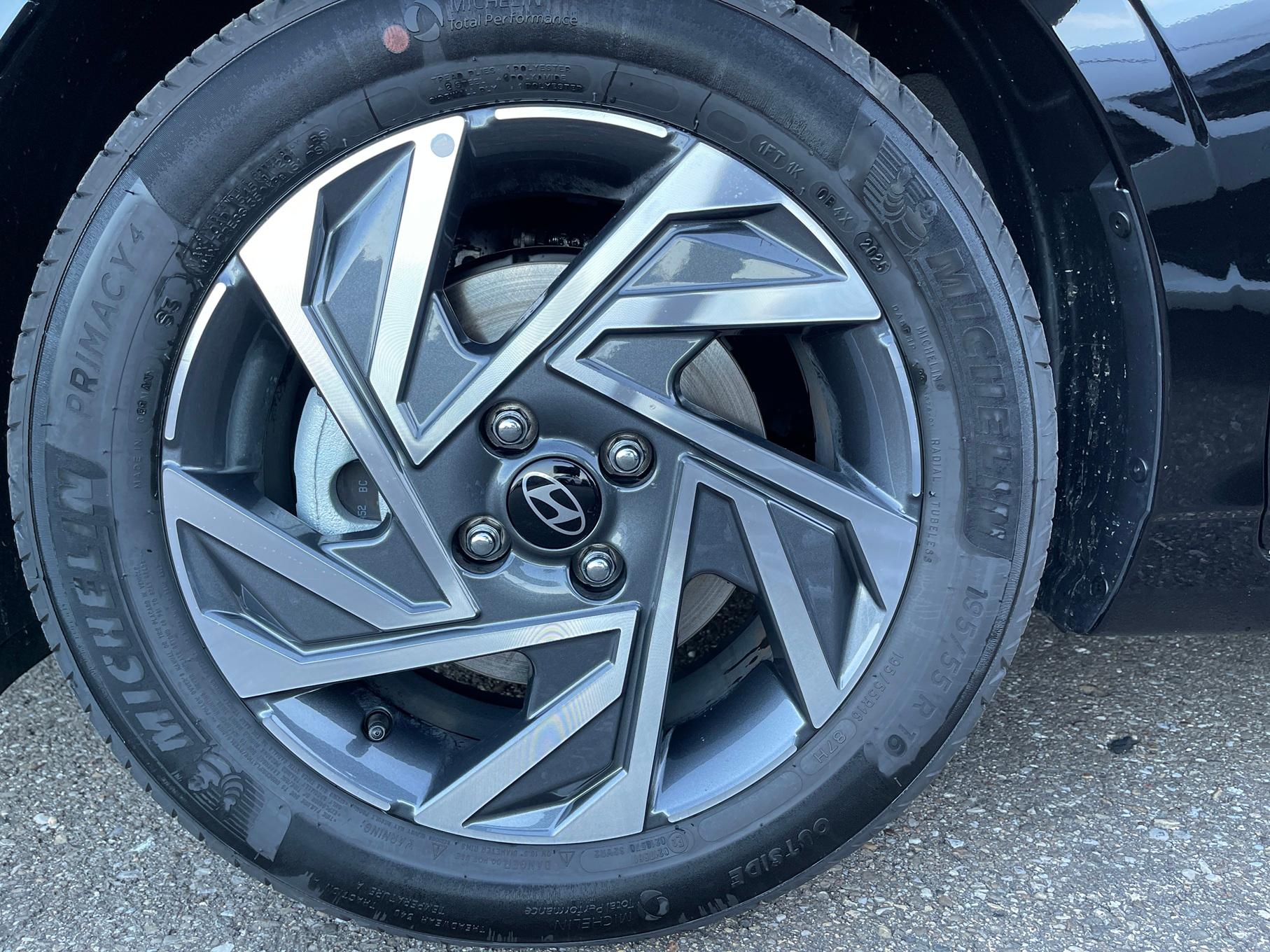 HYUNDAI i20 1.0 T-GDi Amplia - 9