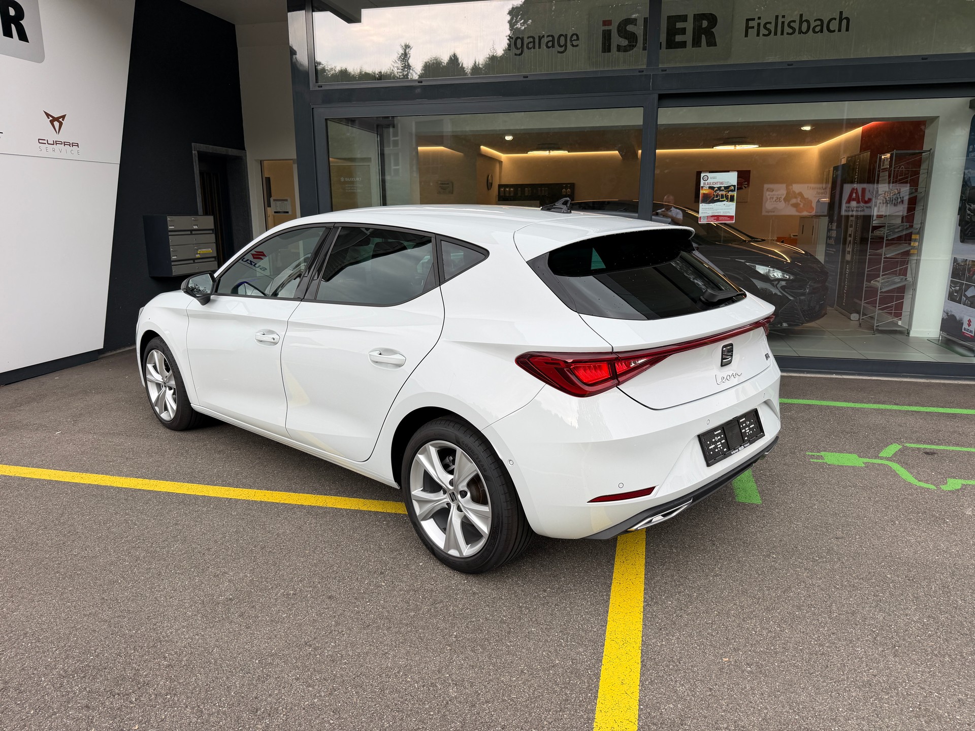 SEAT Leon 1.5 eTSI mHEV DSG FR - 4