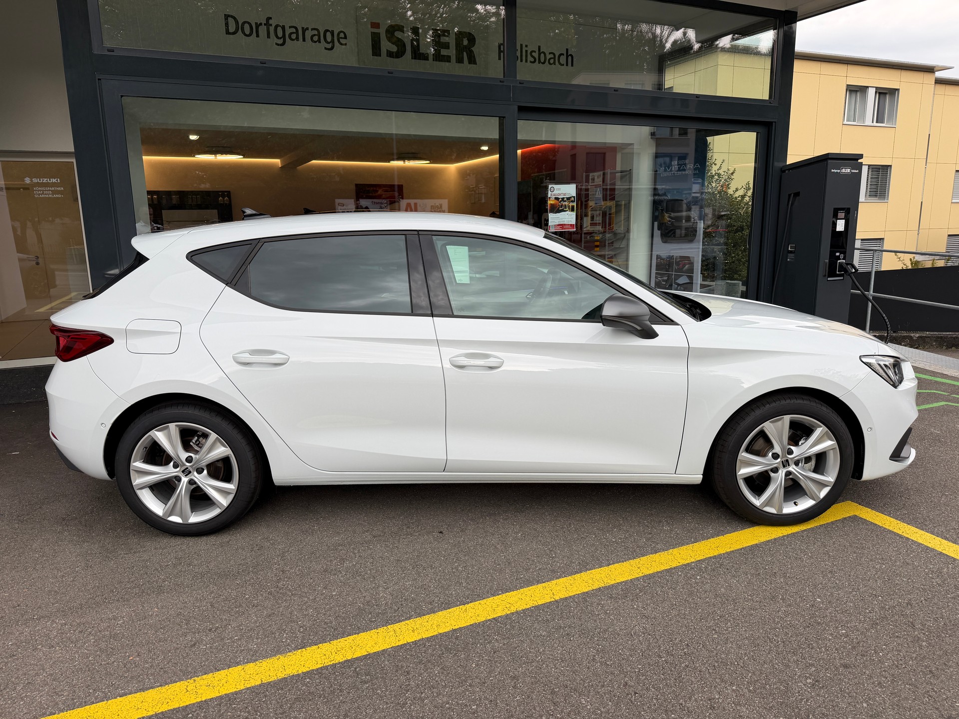 SEAT Leon 1.5 eTSI mHEV DSG FR - 2