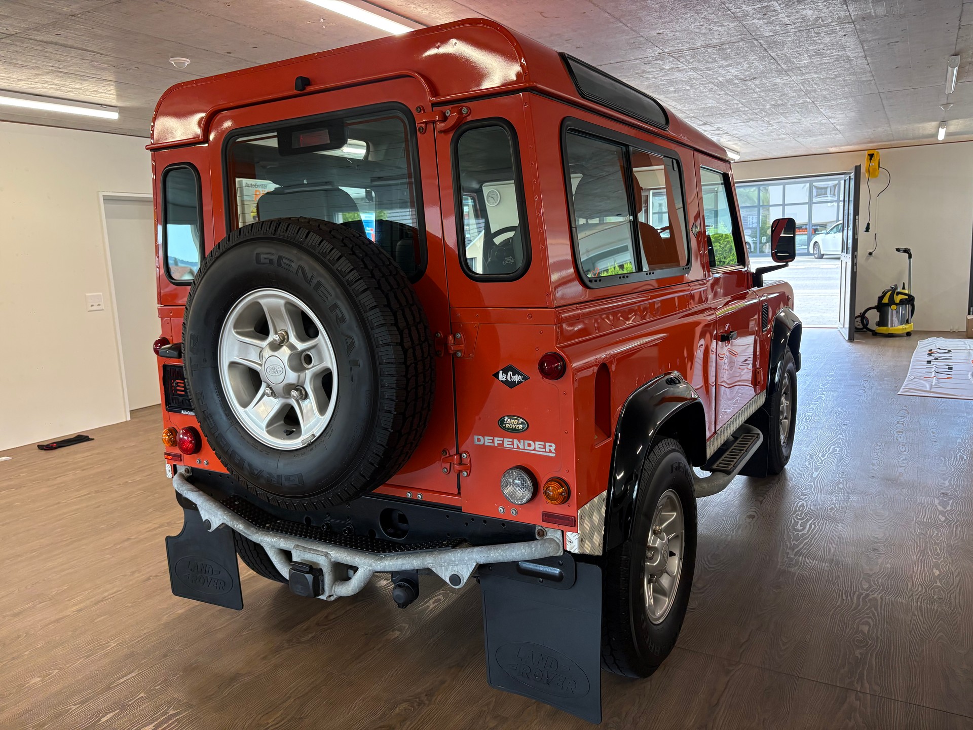 LAND ROVER Defender 90 SW 2.4Tdc - 8
