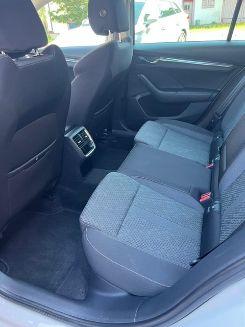 SKODA Octavia Combi 2.0 TDI Style DSG - 9