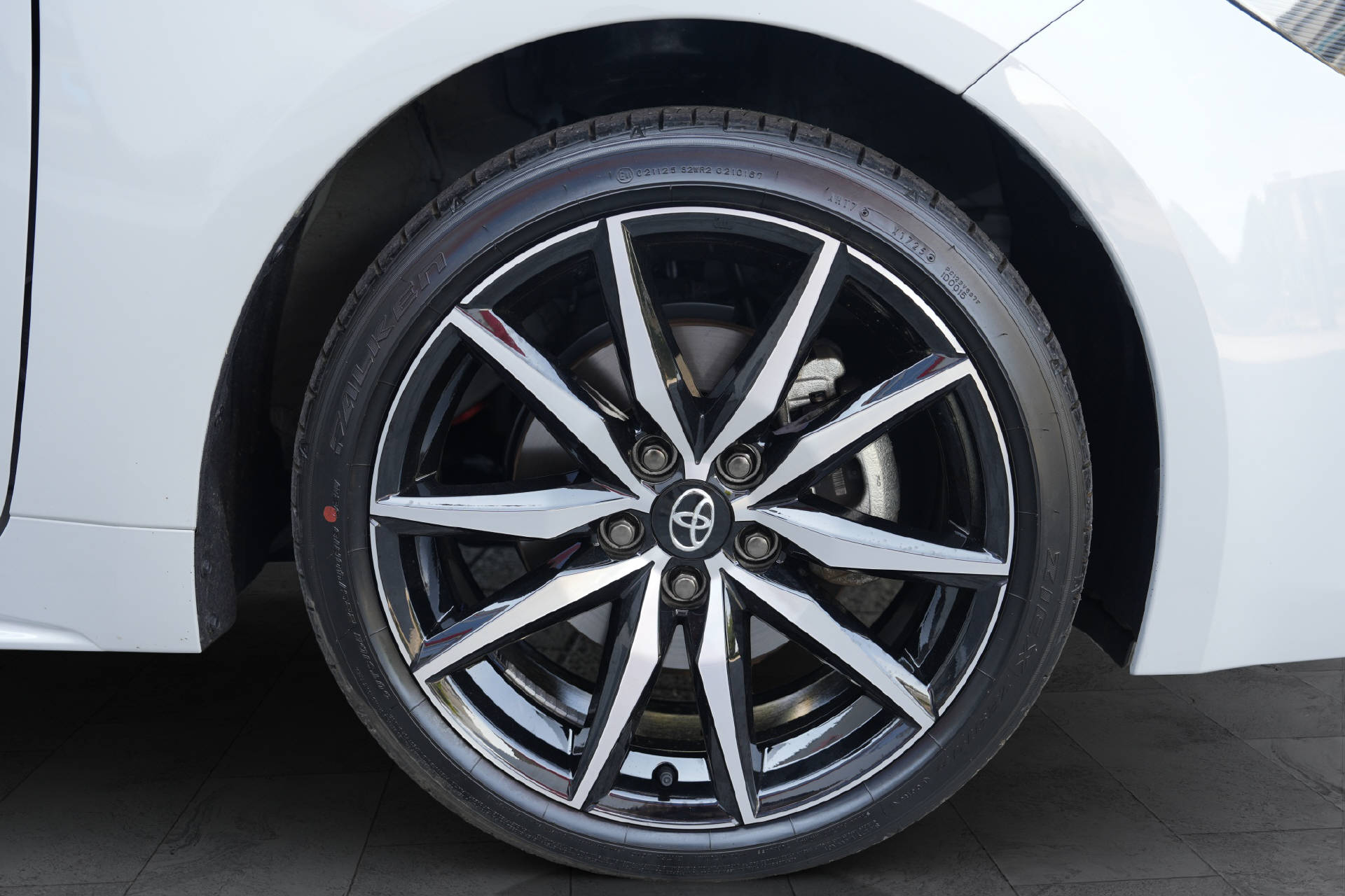 TOYOTA Corolla 2.0 HSD GR Sport - 11