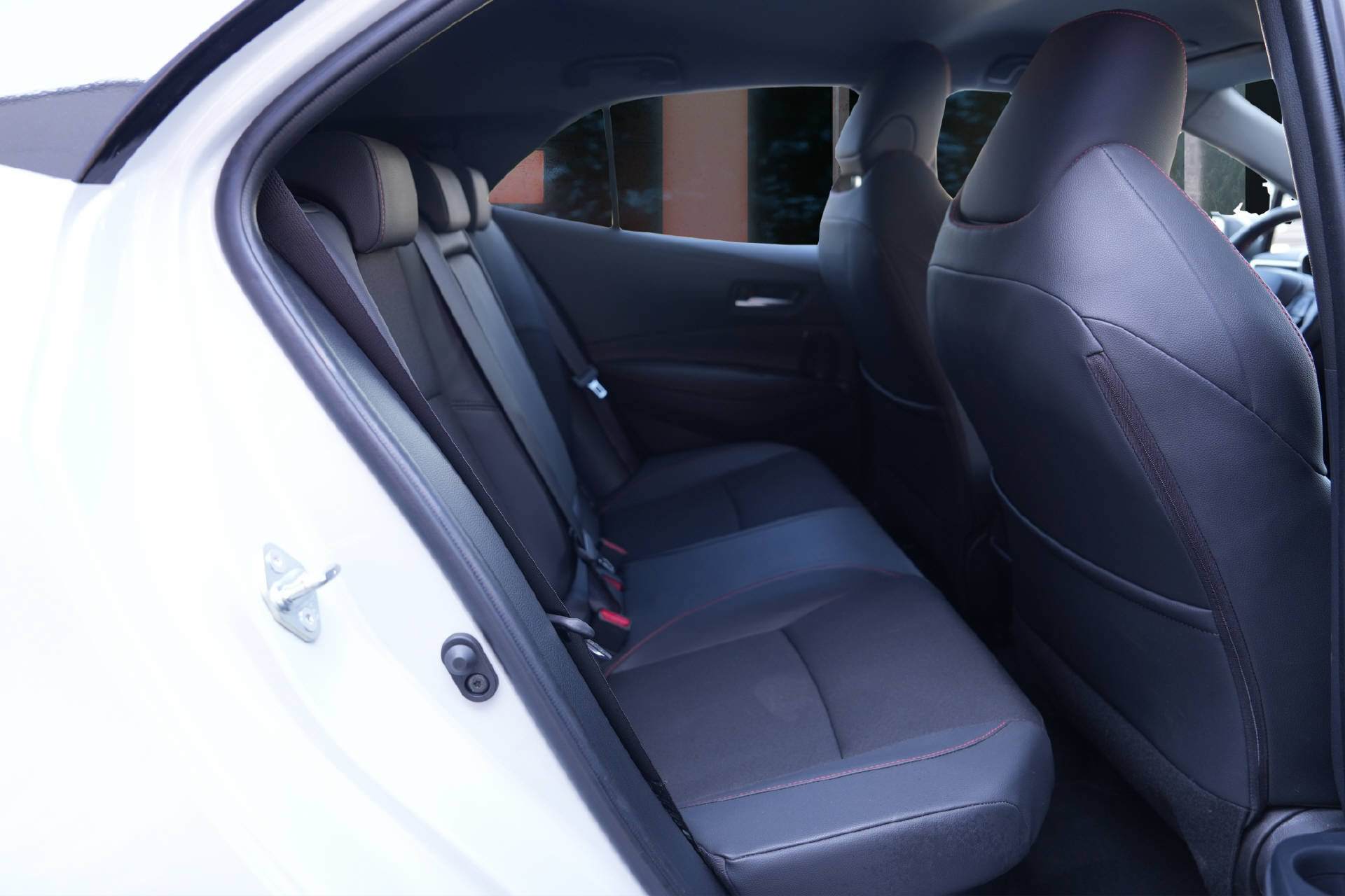TOYOTA Corolla 2.0 HSD GR Sport - 10