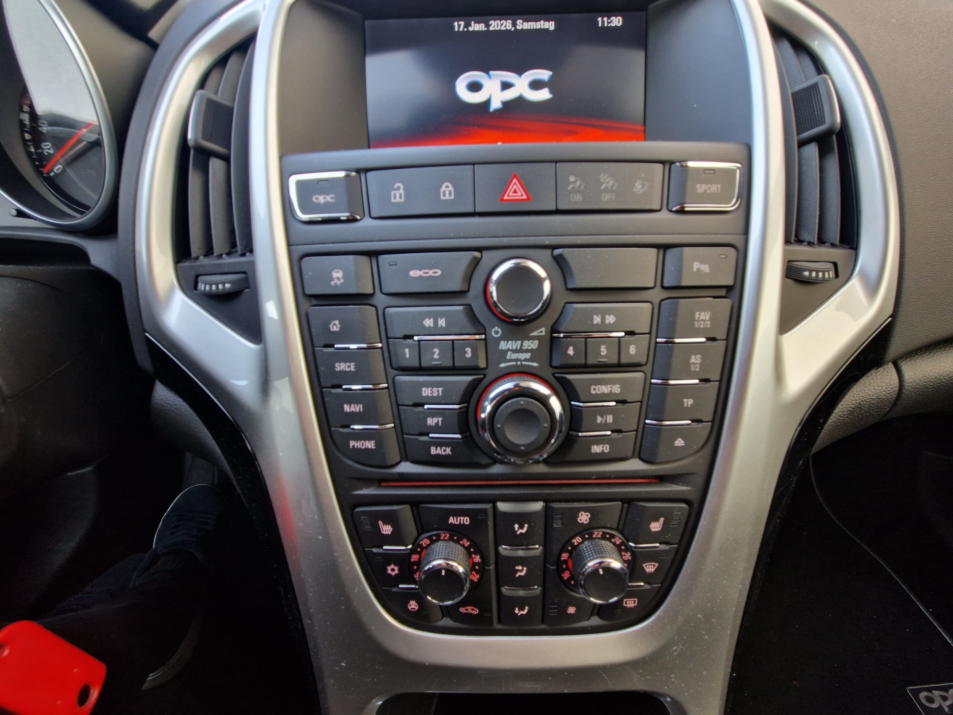 OPEL Astra GTC 2.0i 16V Turbo OPC - 8