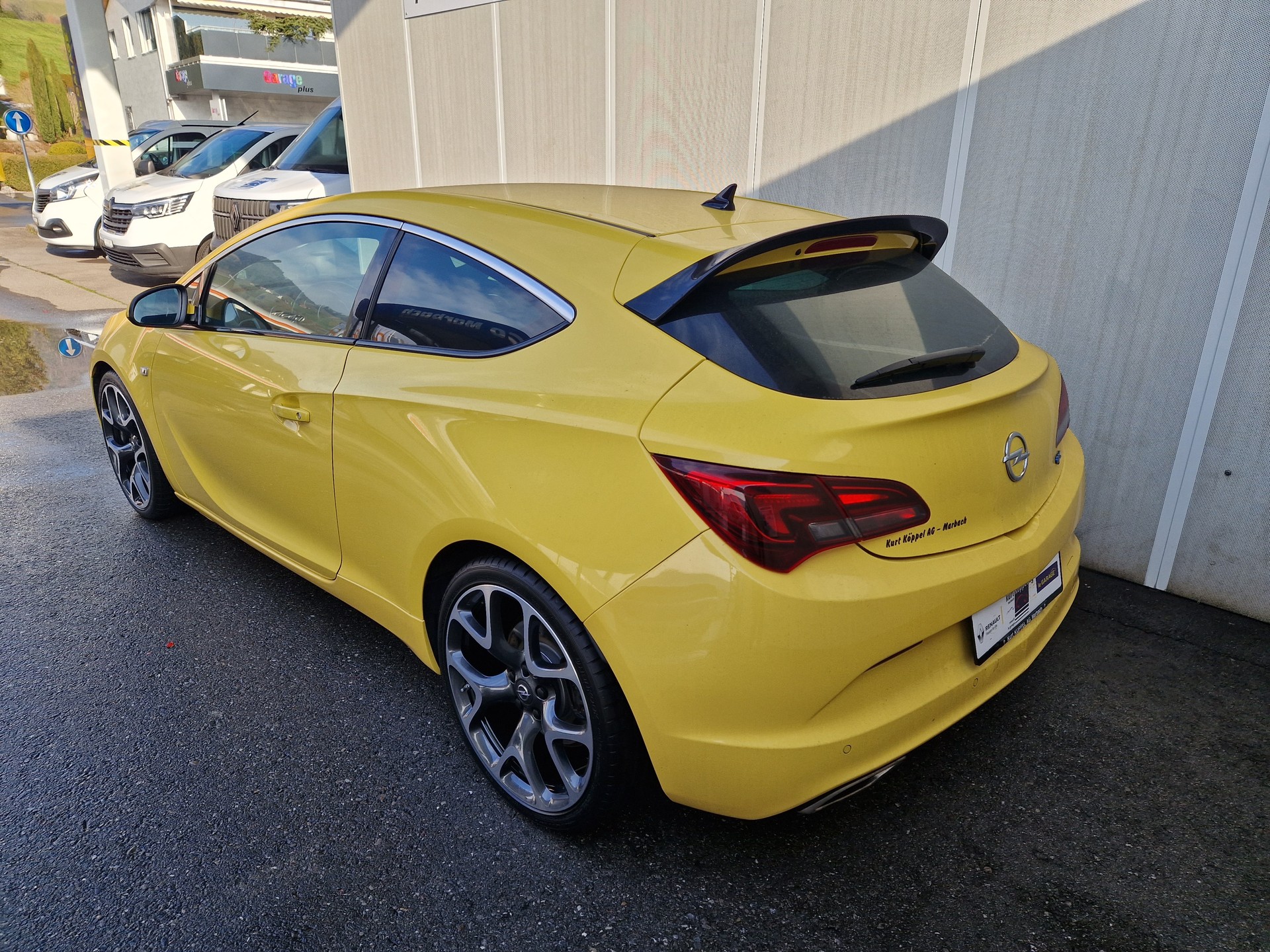 OPEL Astra GTC 2.0i 16V Turbo OPC - 3