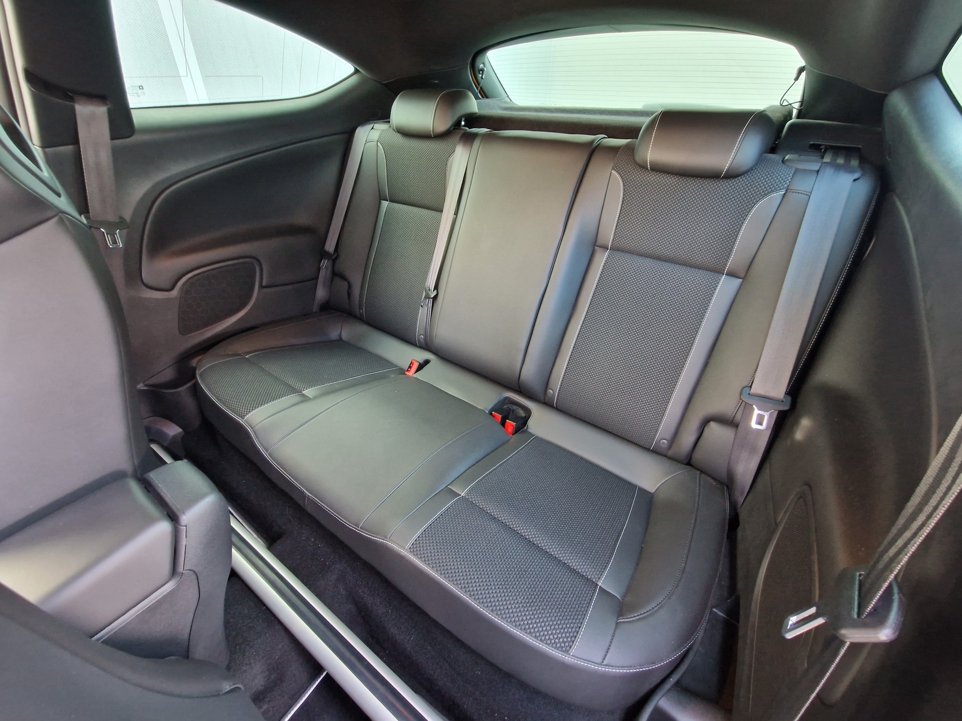 OPEL Astra GTC 2.0i 16V Turbo OPC - 7