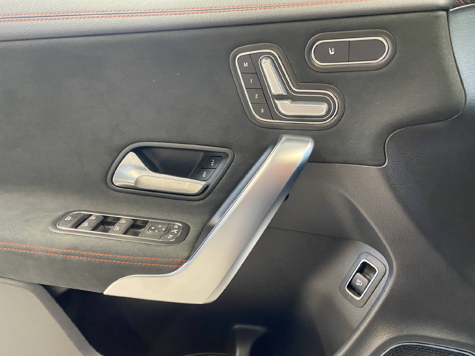 MERCEDES-BENZ CLA 250 AMG Line Shooting Brake - 14