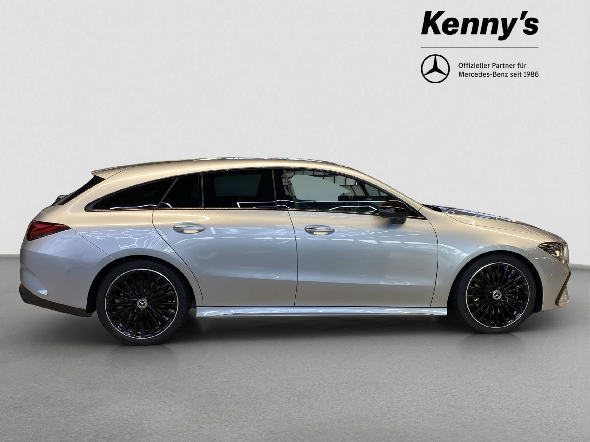 MERCEDES-BENZ CLA 250 AMG Line Shooting Brake - 4