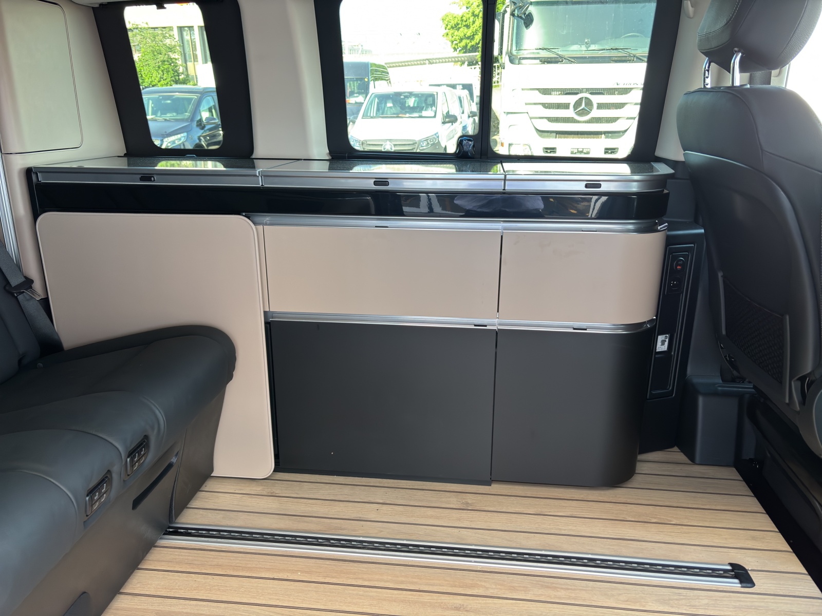 MERCEDES-BENZ Marco Polo 300 d 4M Automat - 14