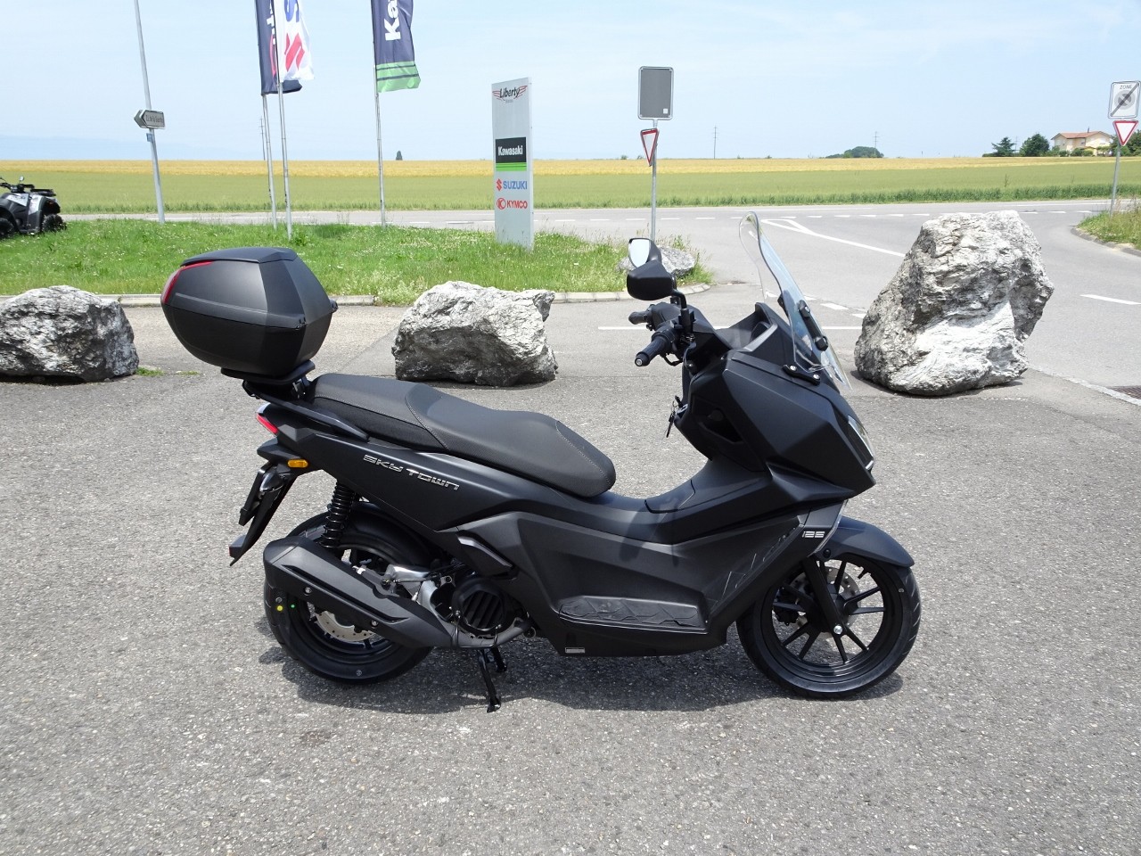 YAMAHA Kymco Sky Town 125 - 2