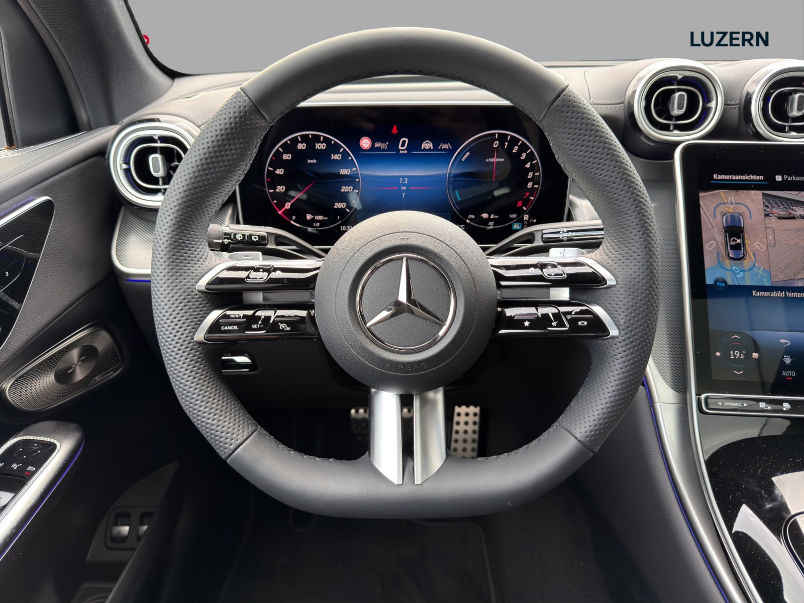 MERCEDES-BENZ GLC 300 e 4Matic EQ Star 9G-Tronic - 10