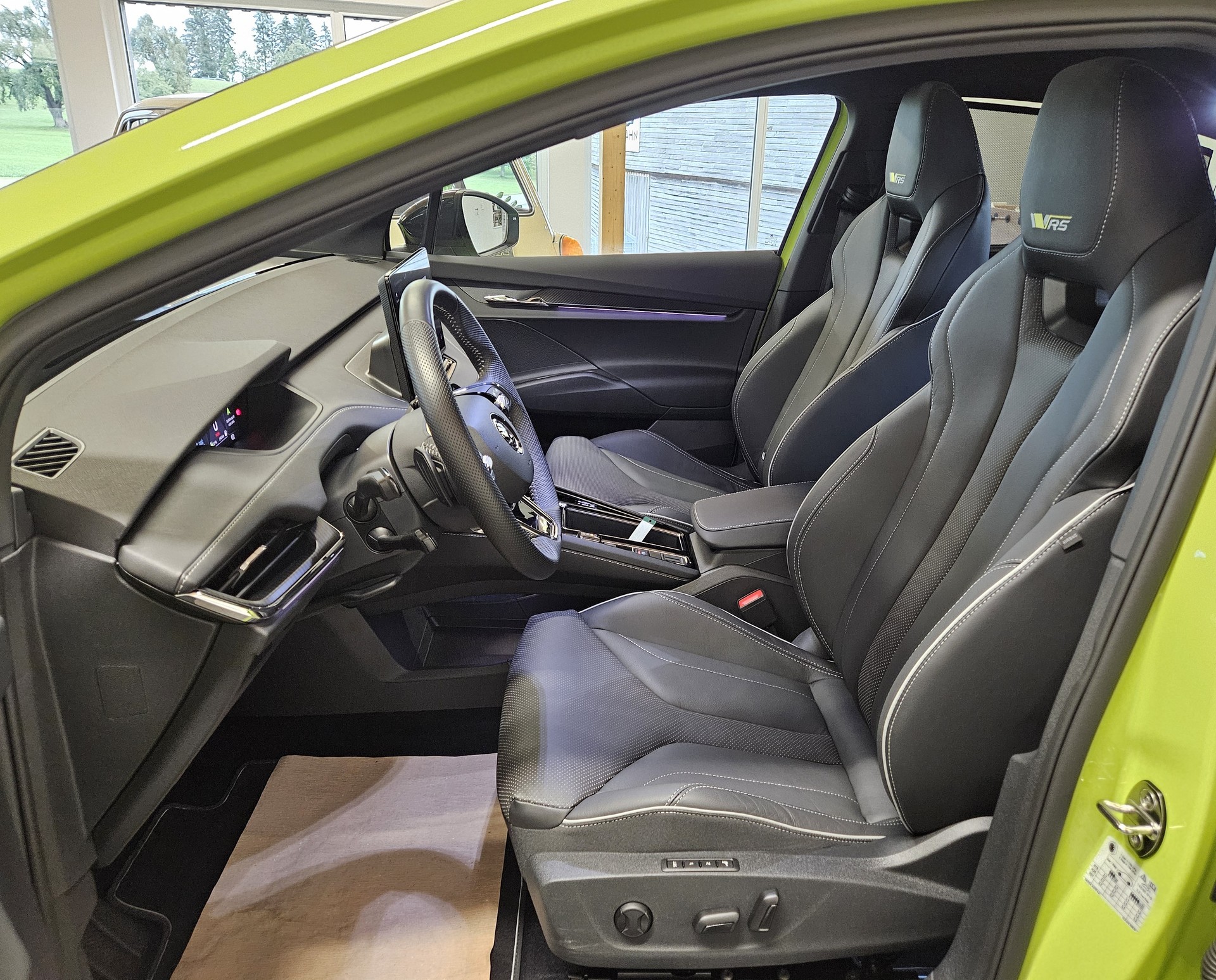 SKODA Enyaq Coupé RS 85 4x4 mit 340 PS und Anhängerkupplung - 12