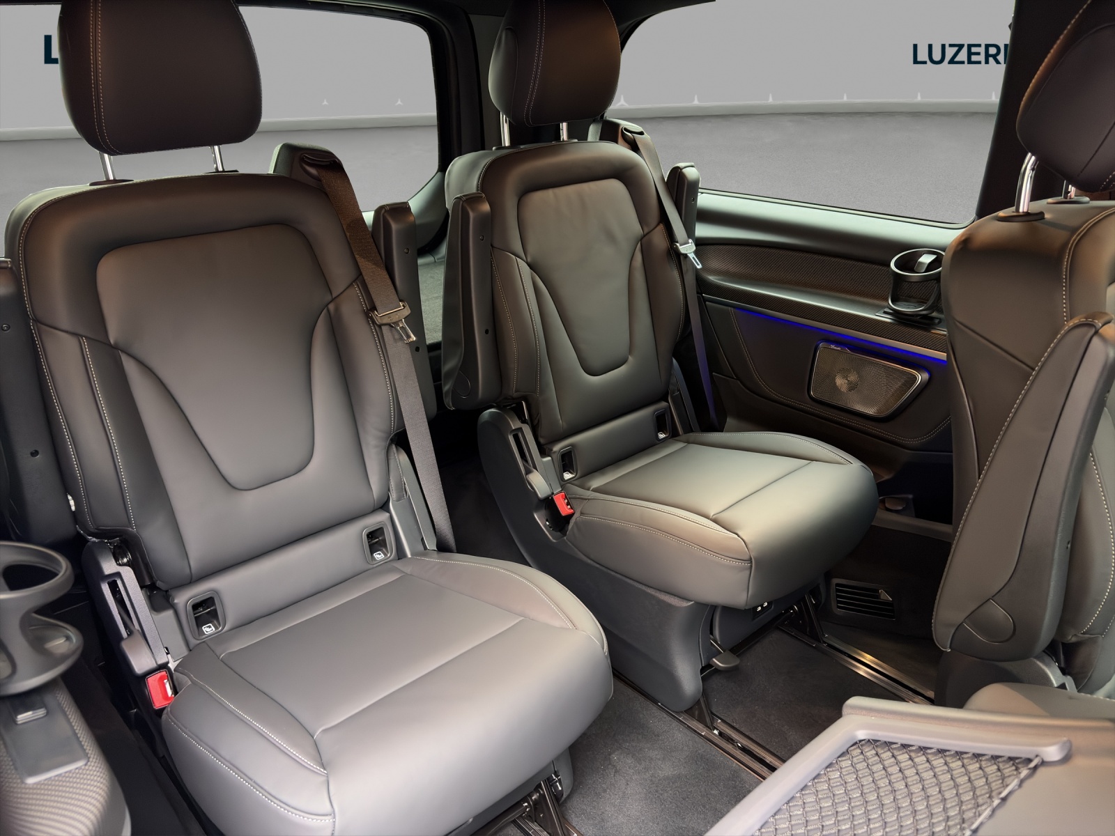 MERCEDES-BENZ V 300 d lang 4Matic Swiss Edition 9G-Tronic - 9