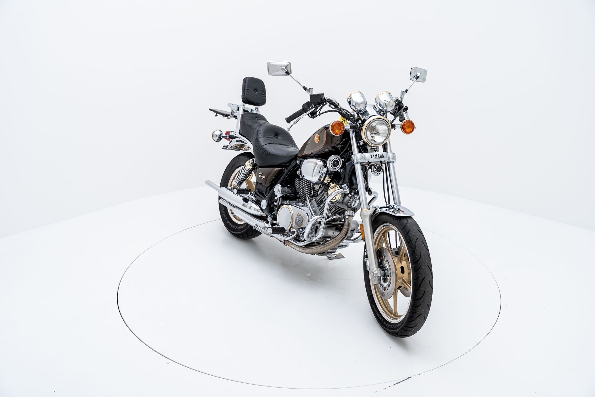 YAMAHA XV 1000 Virago - 2