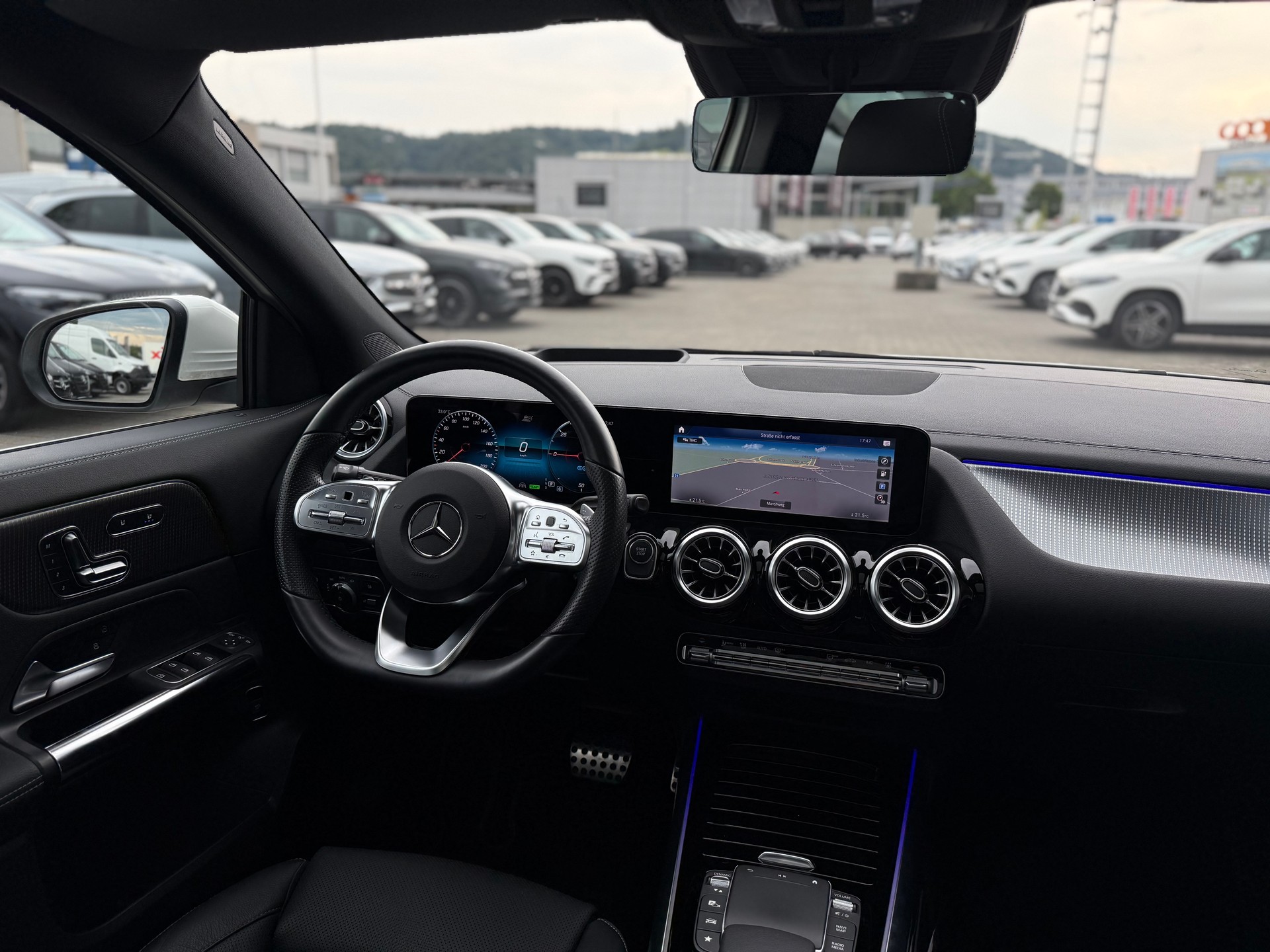 MERCEDES-BENZ EQA 300 AMG Line 4Matic - 6