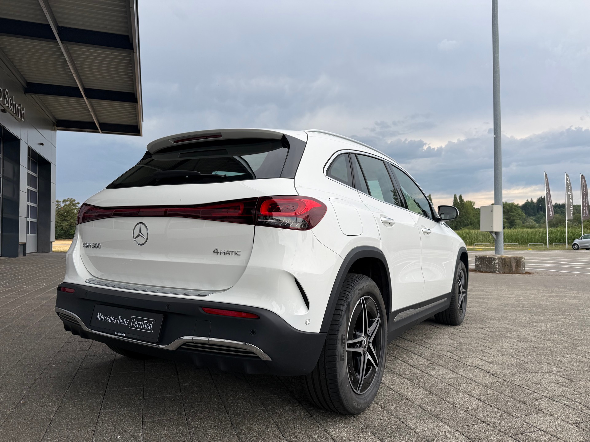 MERCEDES-BENZ EQA 300 AMG Line 4Matic - 2