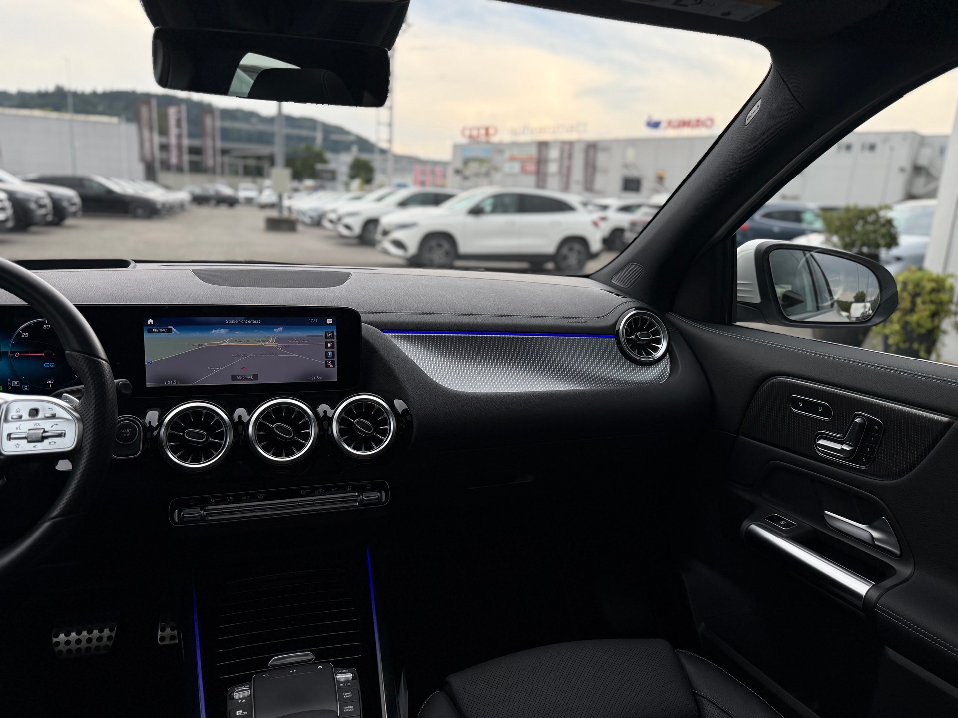 MERCEDES-BENZ EQA 300 AMG Line 4Matic - 7