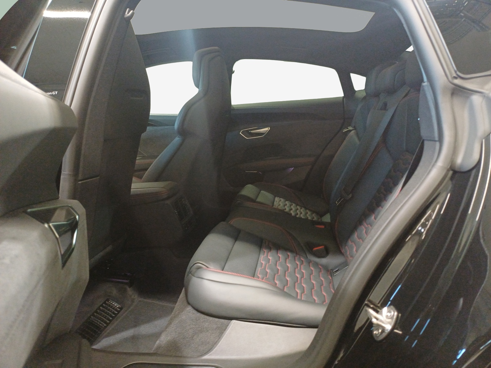 AUDI S e-tron GT quattro - 12