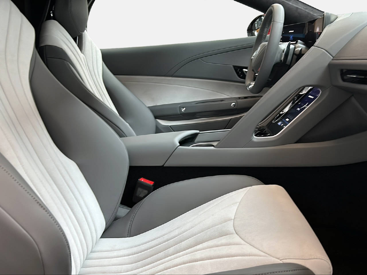 MG Cyberster 77kWh 4WD - 13