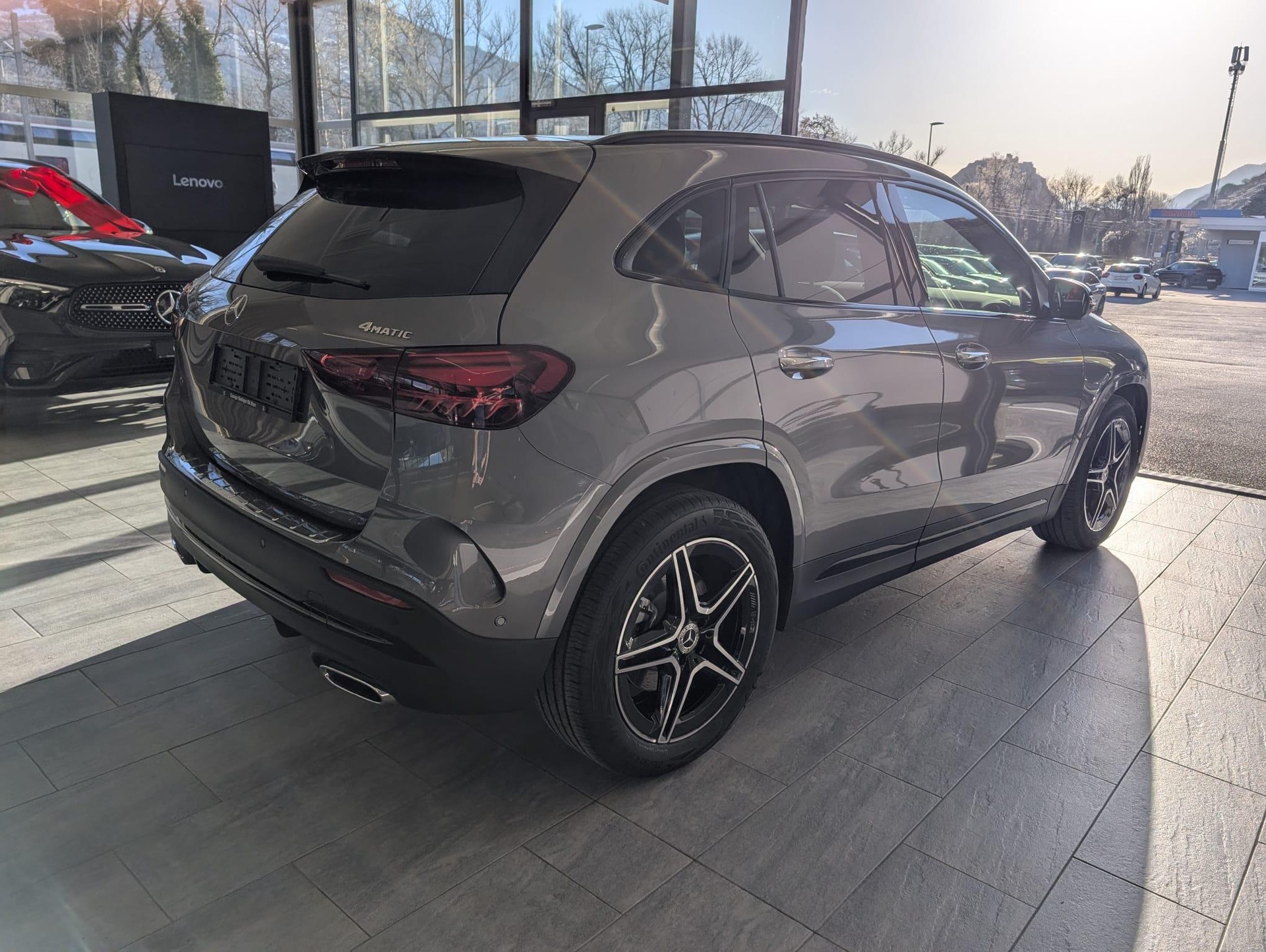 MERCEDES-BENZ GLA 250 Swiss Star Progressive 4matic - 6
