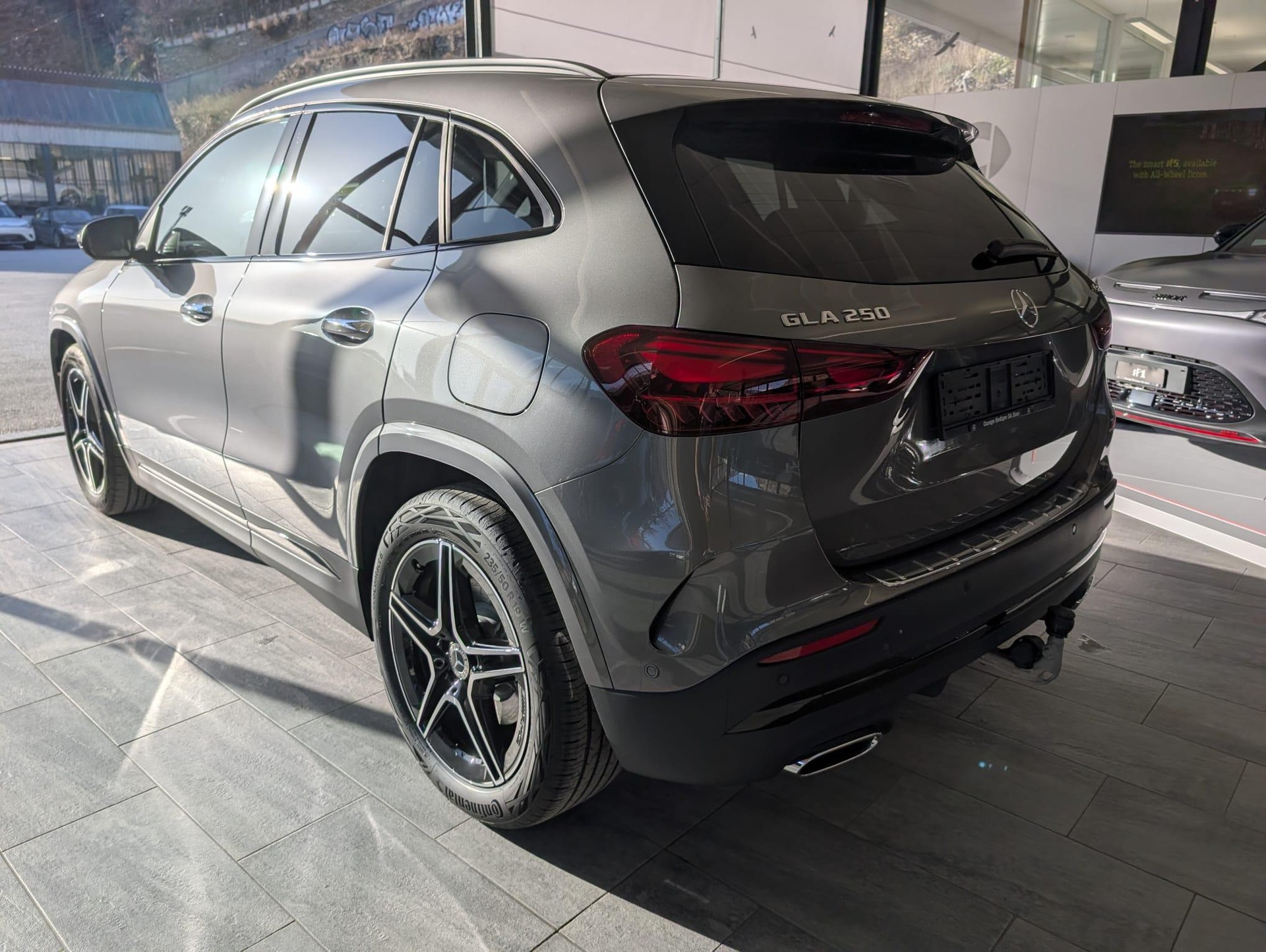 MERCEDES-BENZ GLA 250 Swiss Star Progressive 4matic - 4