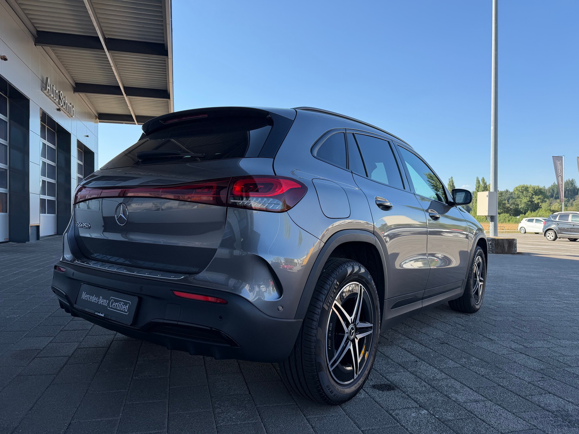 MERCEDES-BENZ EQA 250 AMG Line - 2