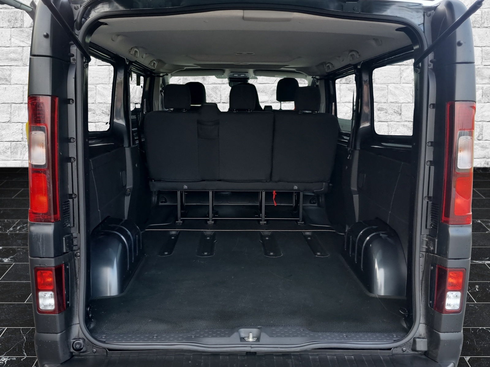 RENAULT Trafic Passenger 2.0 dCi Blue 150 evolution - 9