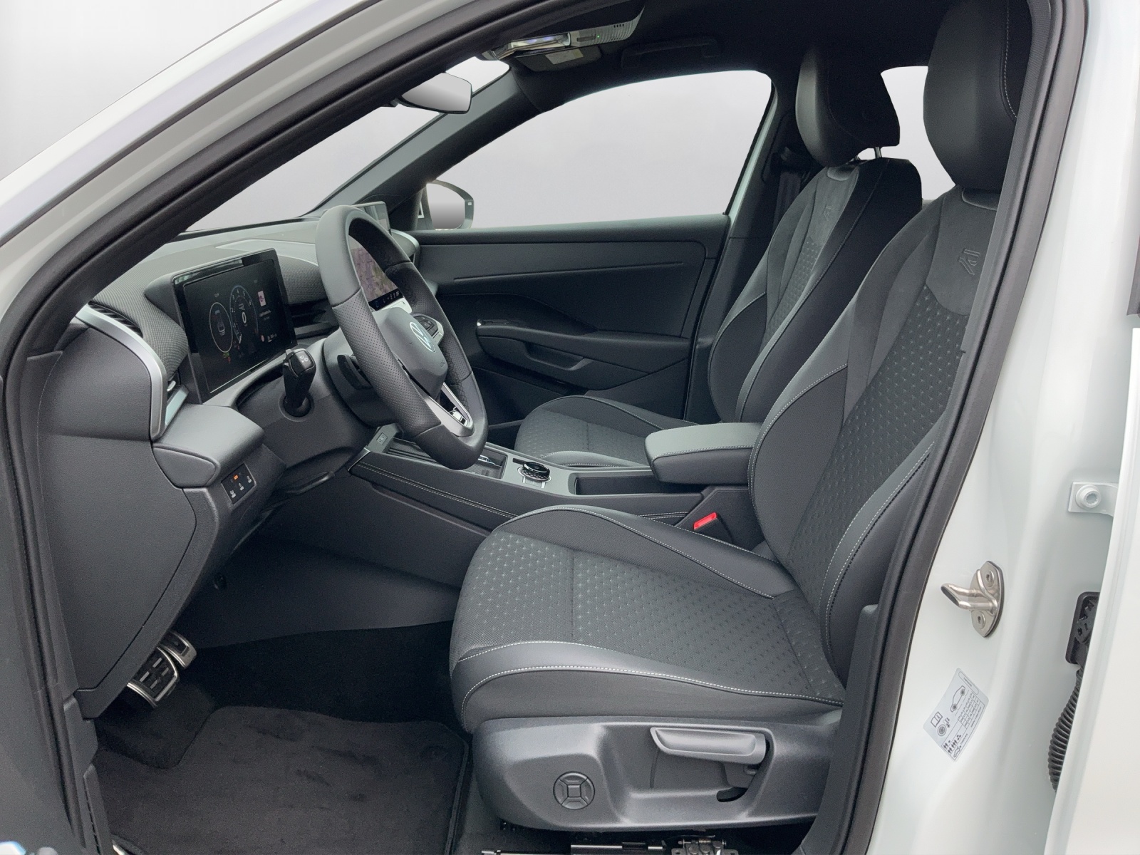 VW T-Roc 1.5 eTSI mHEV R-Line DSG - 10