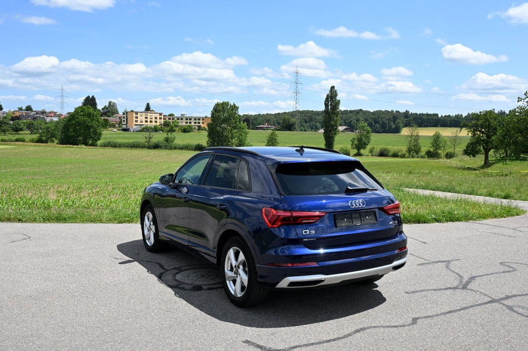 AUDI Q3 2.0 TDI 40 advanced quattro S-tronic - 4