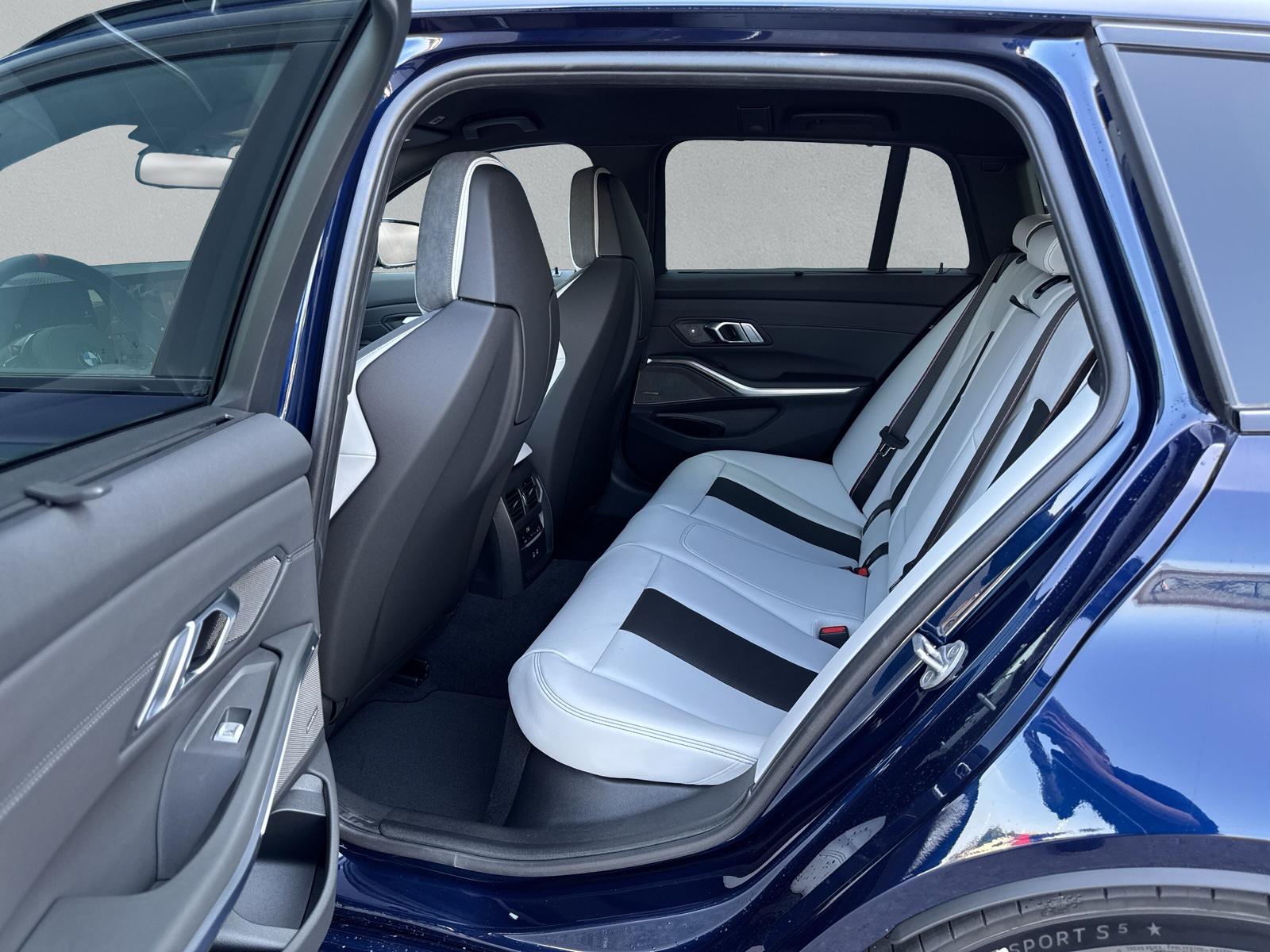 BMW M3 Touring xDrive Competition M - 16