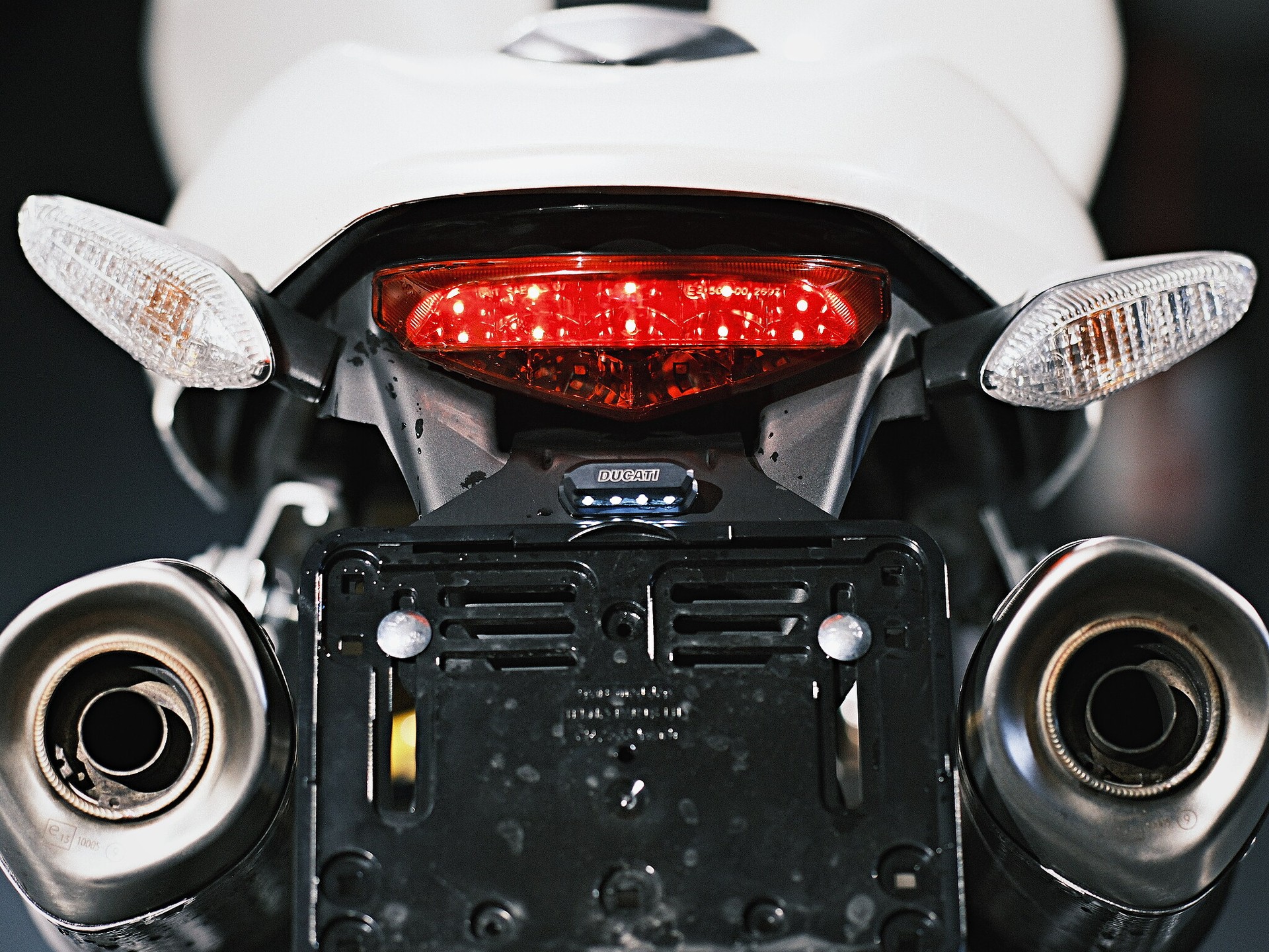 DUCATI Monster 696M plus - 14