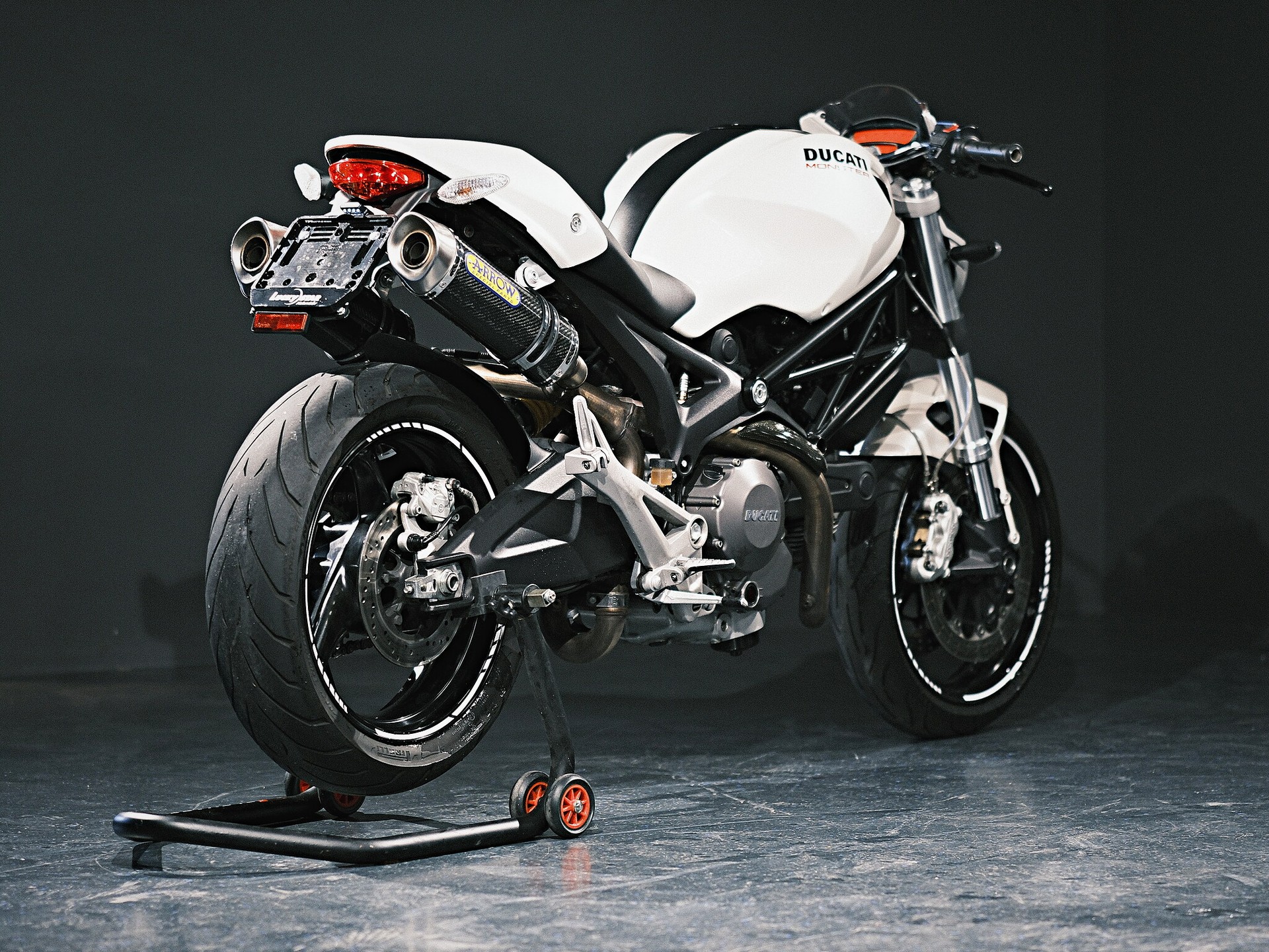 DUCATI Monster 696M plus - 3
