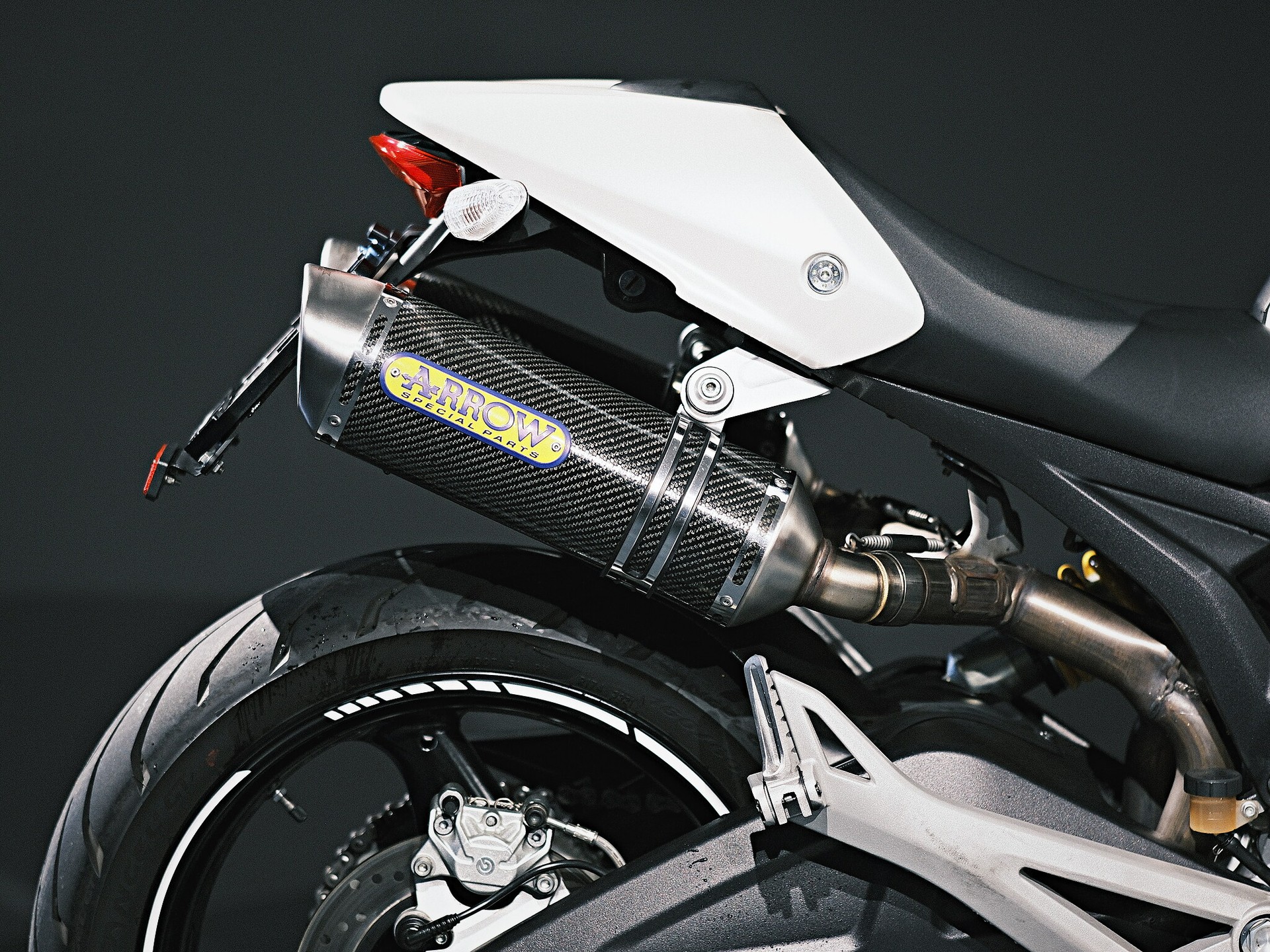 DUCATI Monster 696M plus - 11