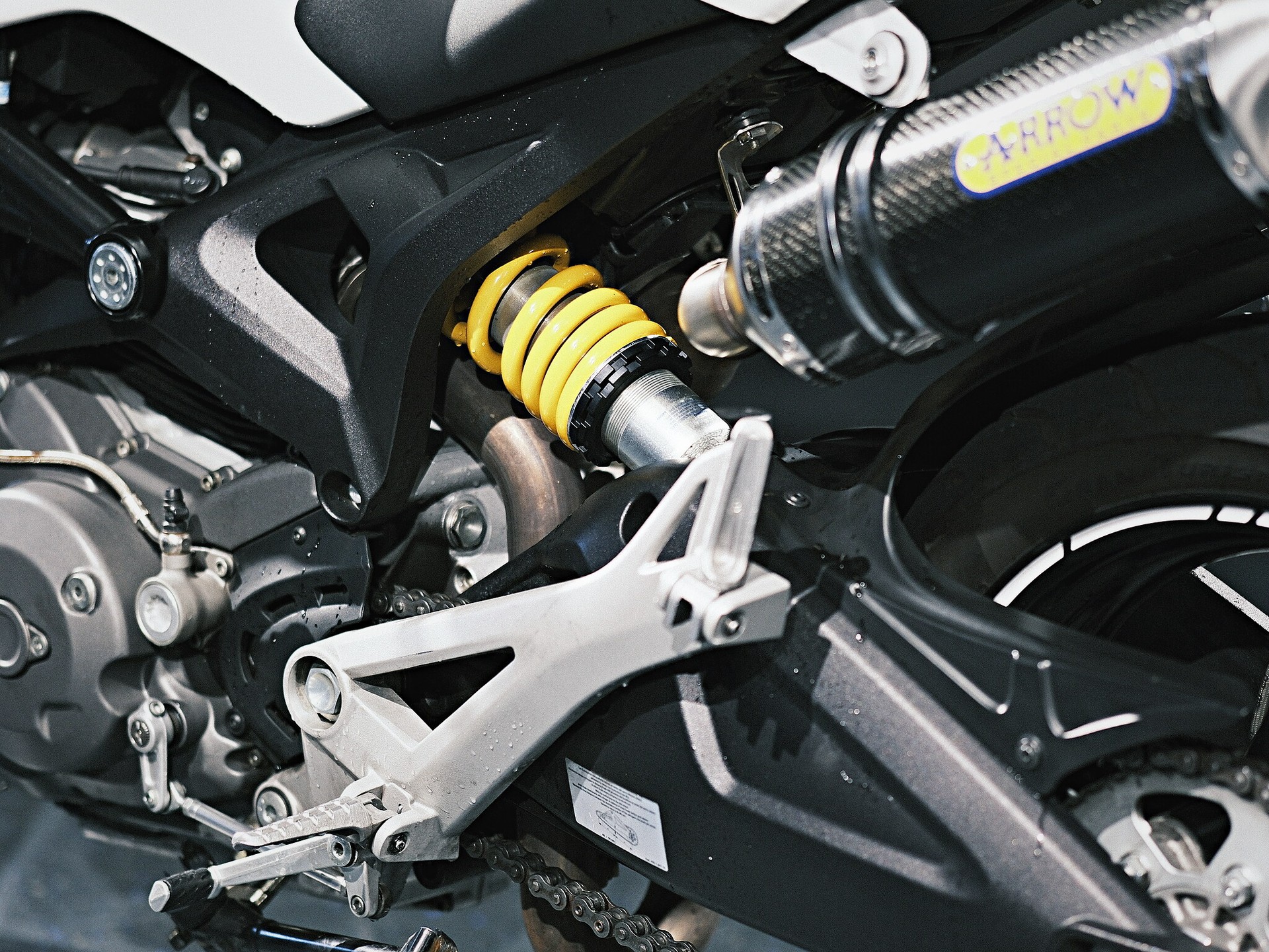 DUCATI Monster 696M plus - 10