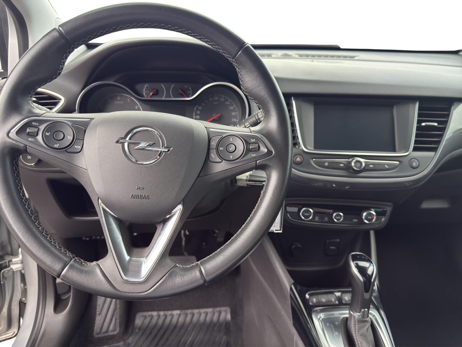 OPEL Crossland 1.2i Elegance Automat - 12