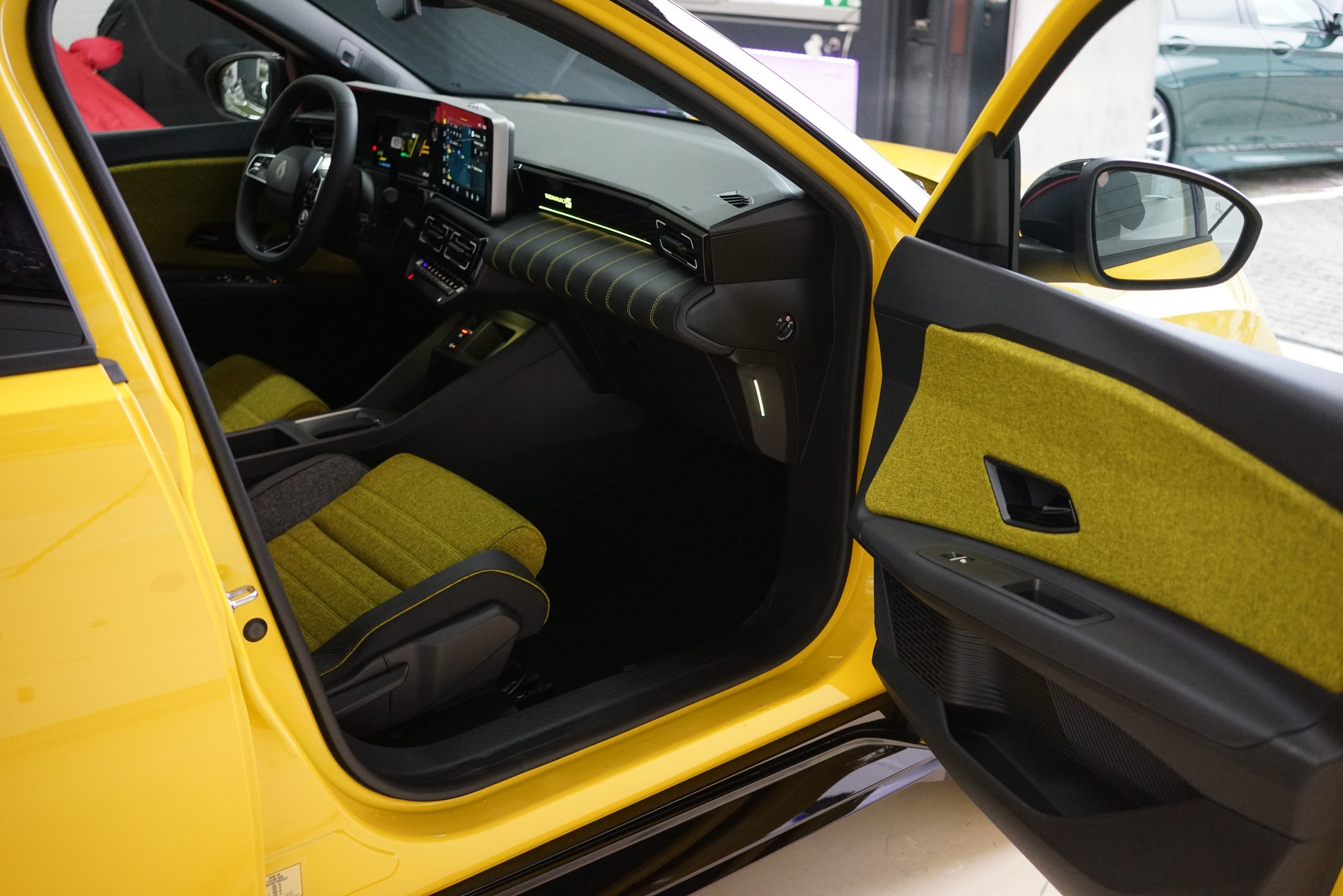 RENAULT R5 E-Tech Comfort Range 52 kWh Iconic Five - 27