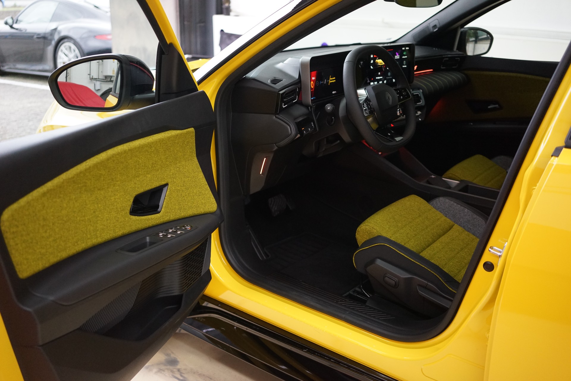 RENAULT R5 E-Tech Comfort Range 52 kWh Iconic Five - 16