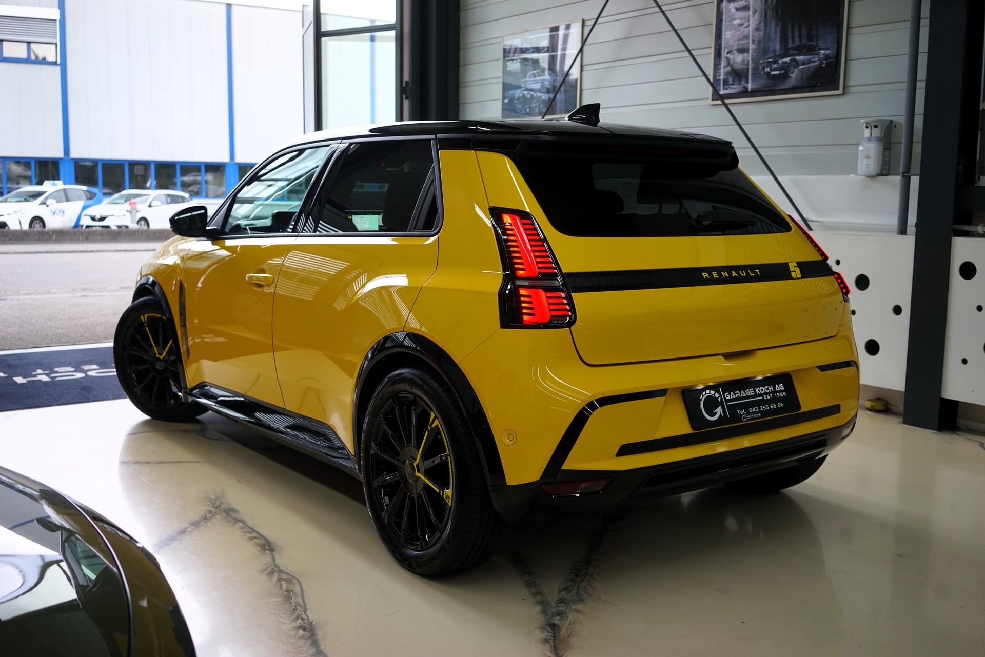 RENAULT R5 E-Tech Comfort Range 52 kWh Iconic Five - 5