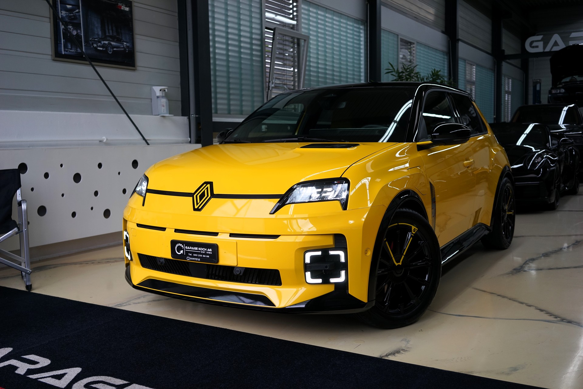 RENAULT R5 E-Tech Comfort Range 52 kWh Iconic Five